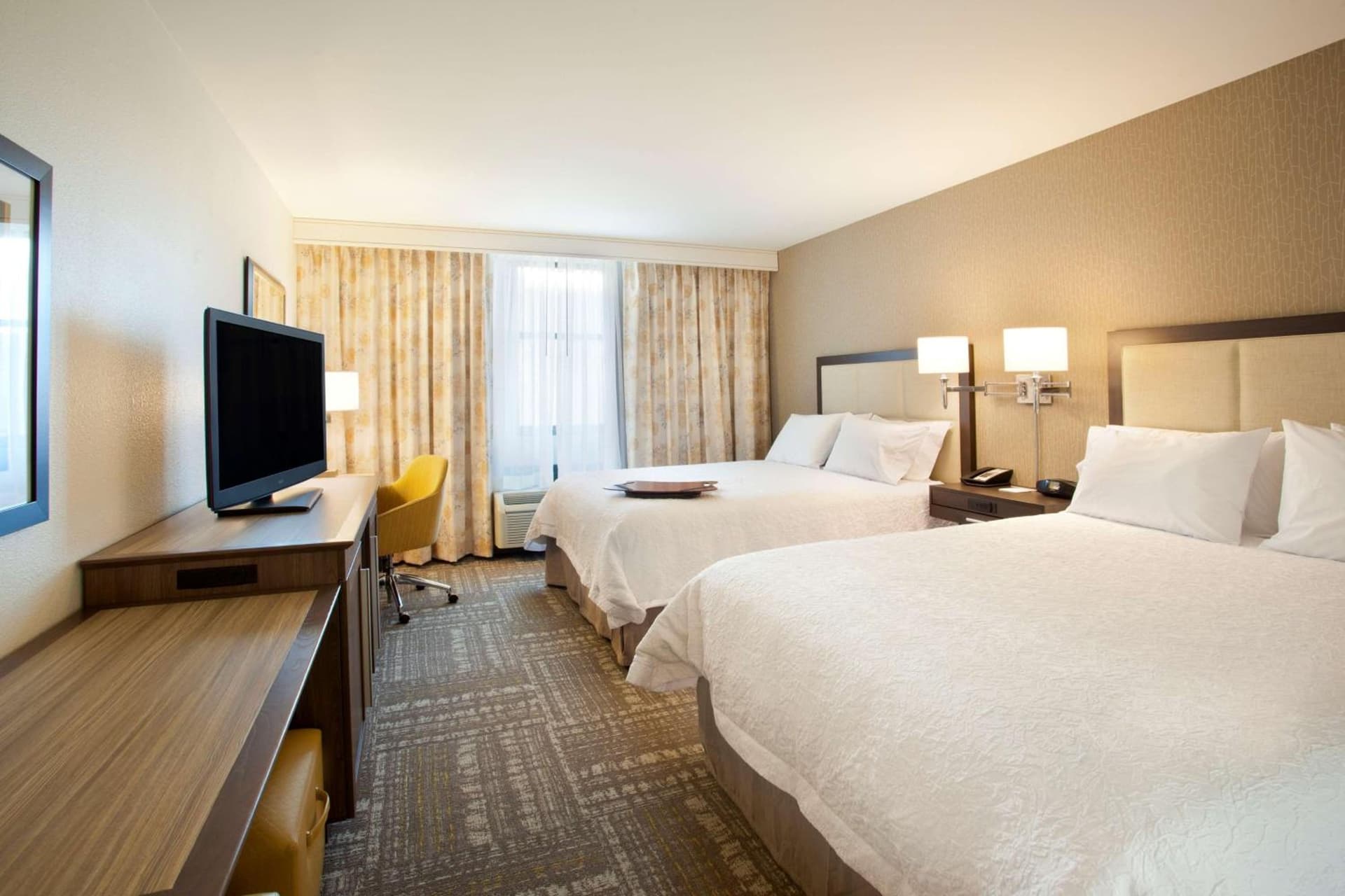 Hampton Inn & Suites - Minneapolis/Downtown gallery photo in Minneapolis, MN — image 35