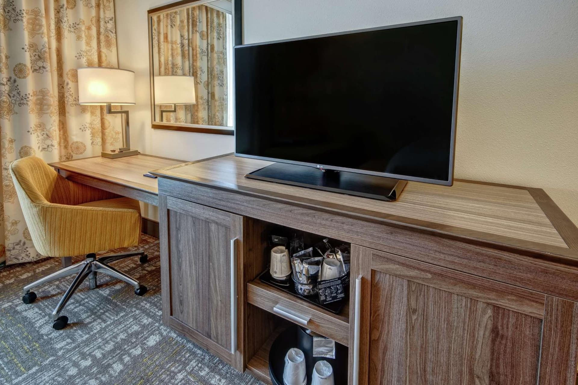 Hampton Inn & Suites - Minneapolis/Downtown gallery photo in Minneapolis, MN — image 24