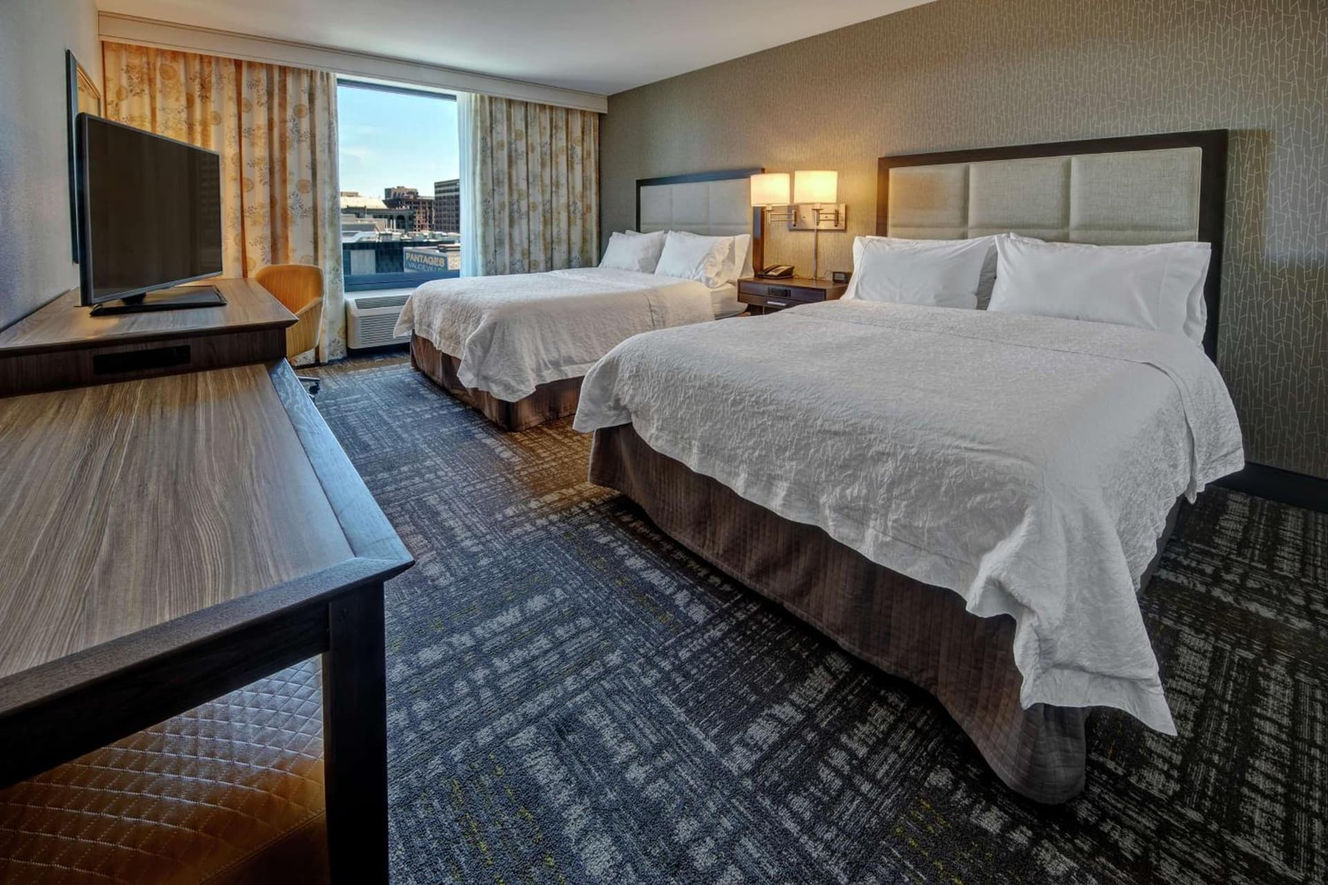 Hampton Inn & Suites - Minneapolis/Downtown gallery photo in Minneapolis, MN — image 38