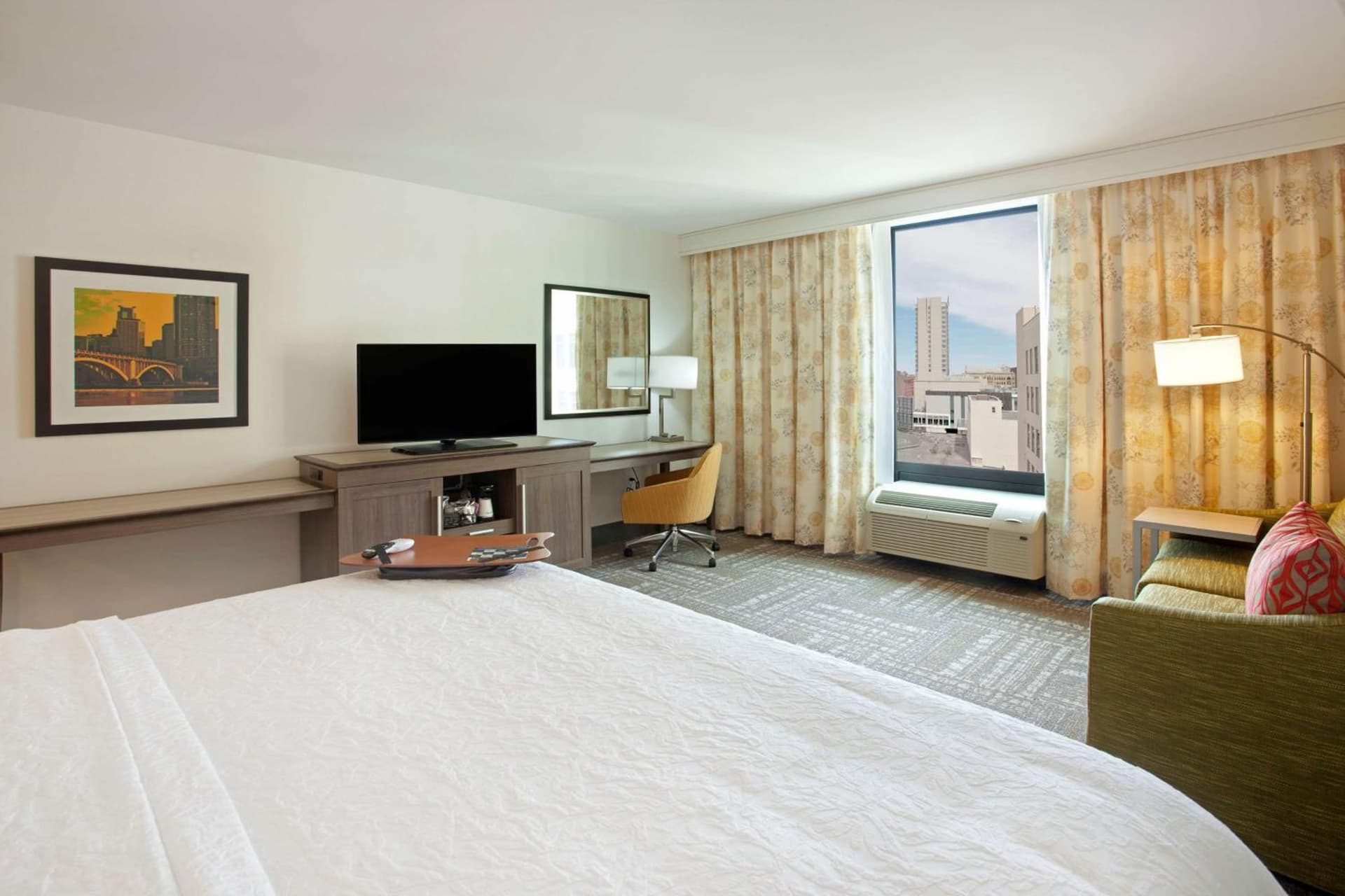 Hampton Inn & Suites - Minneapolis/Downtown gallery photo in Minneapolis, MN — image 15
