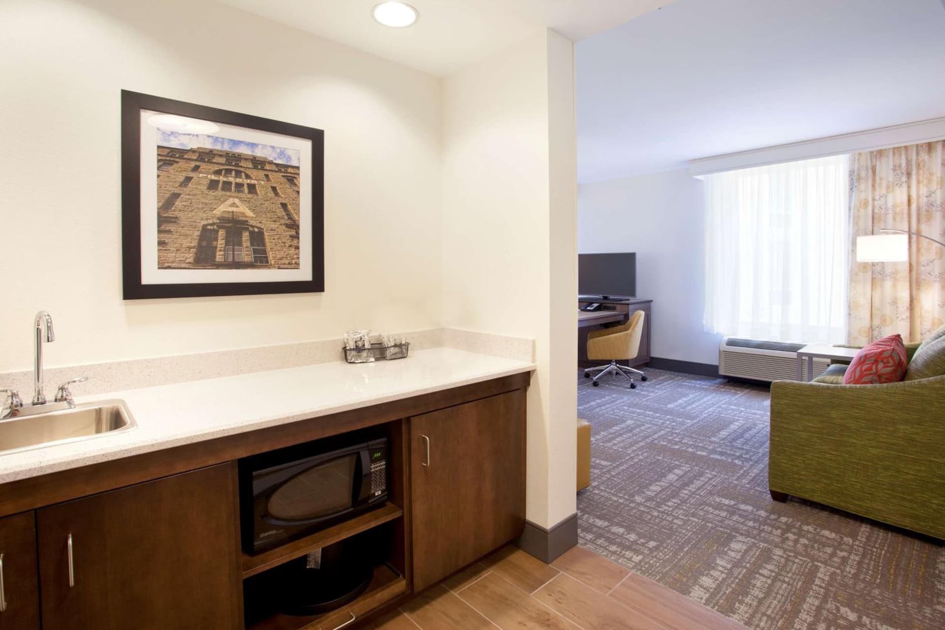 Hampton Inn & Suites - Minneapolis/Downtown gallery photo in Minneapolis, MN — image 10