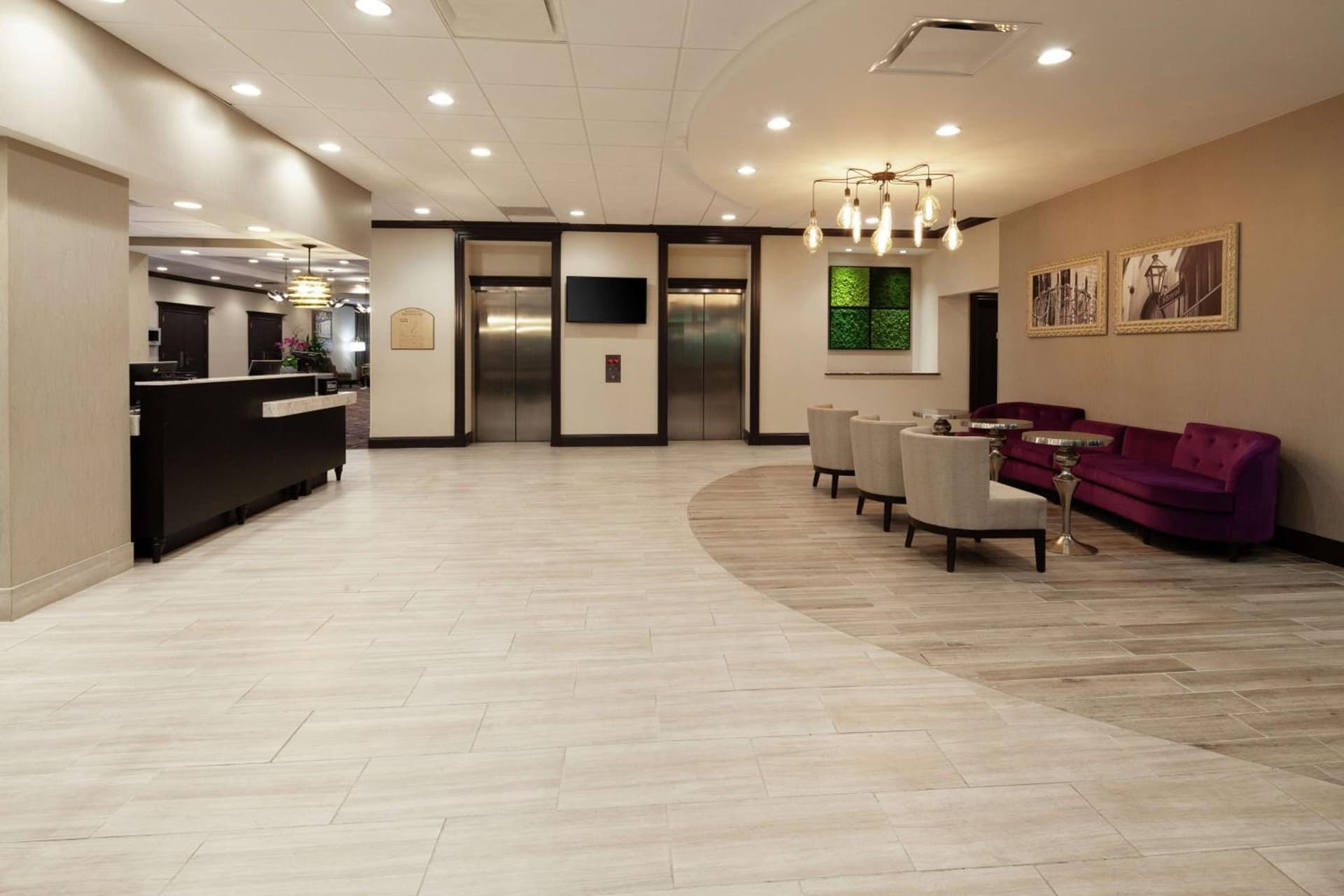 DoubleTree by Hilton New Orleans Airport interior in Kenner, LA — gallery photo 2