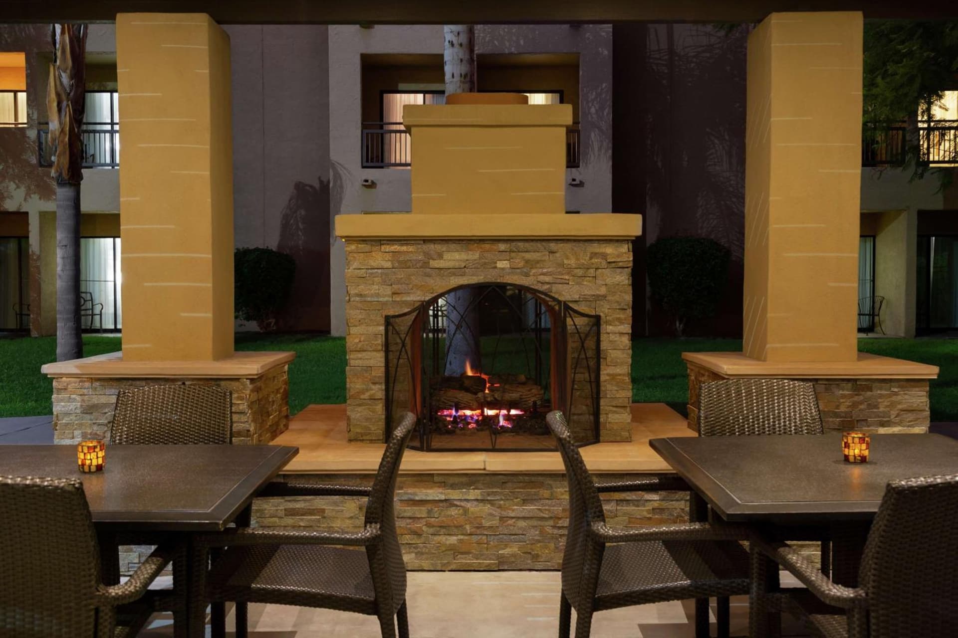 Embassy Suites by Hilton Phoenix Tempe gallery photo in Tempe, AZ — image 8