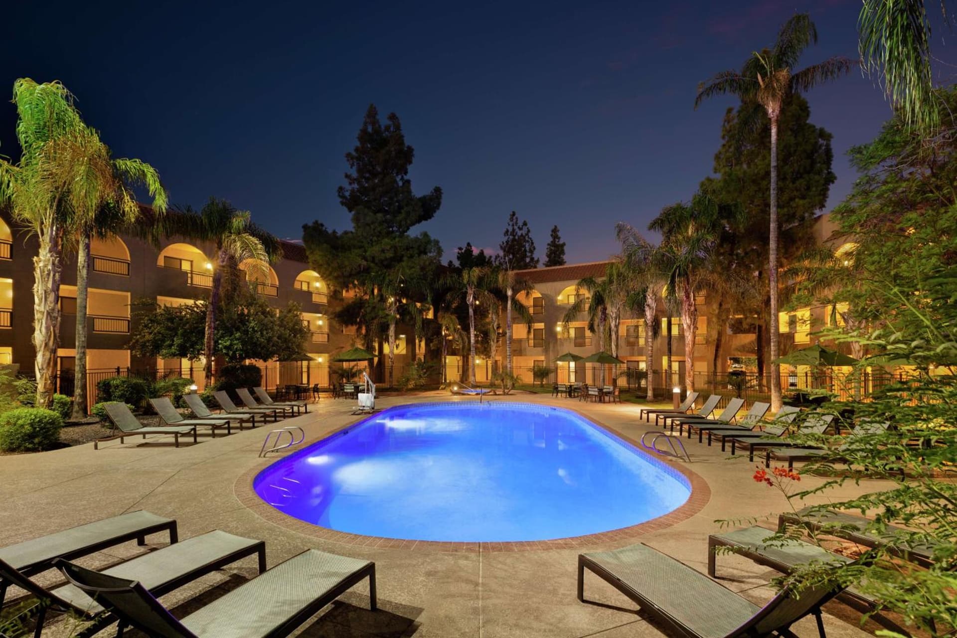 Embassy Suites by Hilton Phoenix Tempe gallery photo in Tempe, AZ — image 17