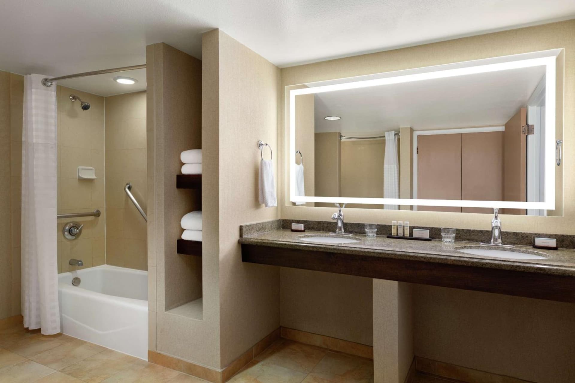Embassy Suites by Hilton Phoenix Tempe gallery photo in Tempe, AZ — image 38