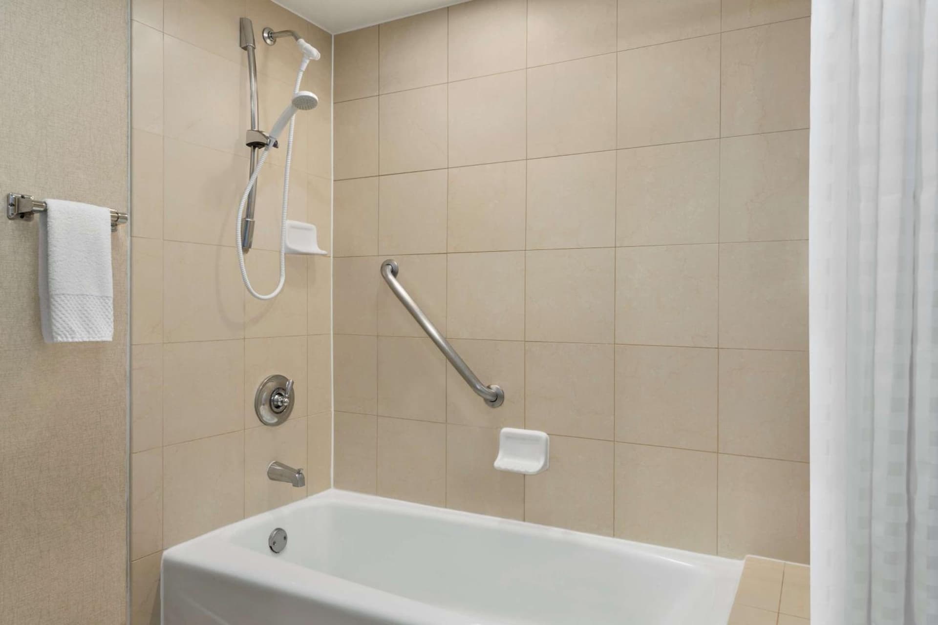Embassy Suites by Hilton Phoenix Tempe gallery photo in Tempe, AZ — image 43