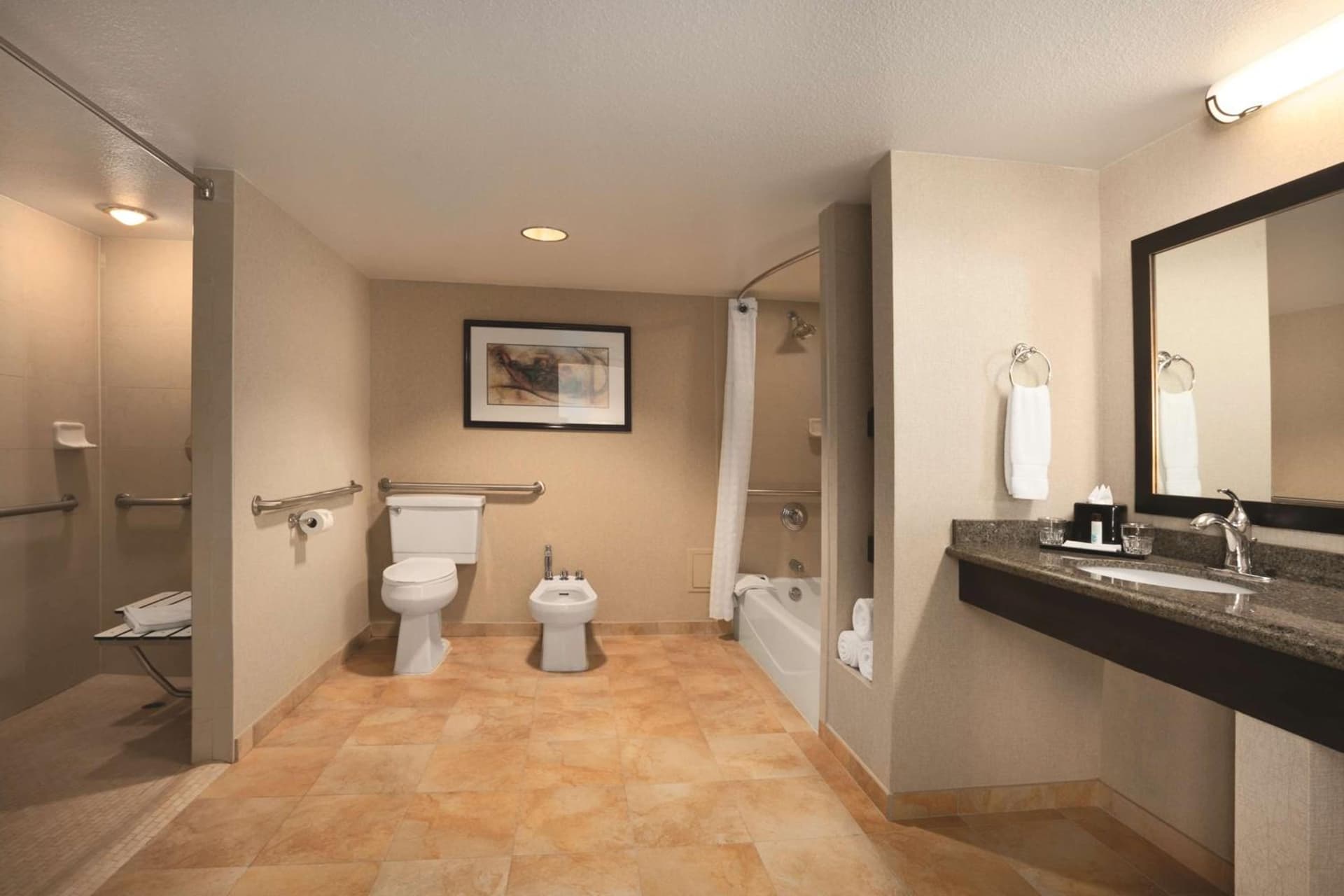 Embassy Suites by Hilton Phoenix Tempe gallery photo in Tempe, AZ — image 5
