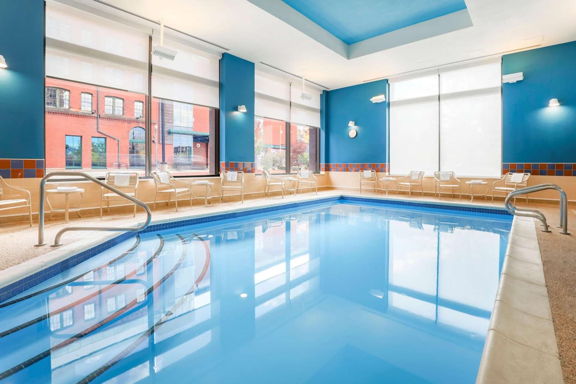 Hampton Inn & Suites Pittsburgh Downtown gallery photo in Pittsburgh, PA — image 37