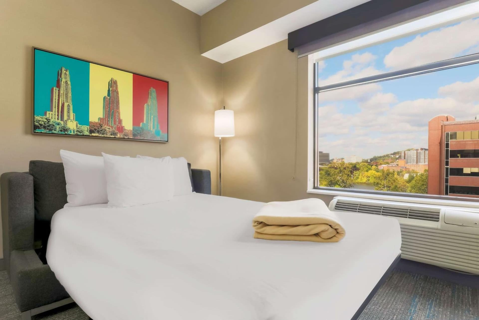 Hampton Inn & Suites Pittsburgh Downtown gallery photo in Pittsburgh, PA — image 29