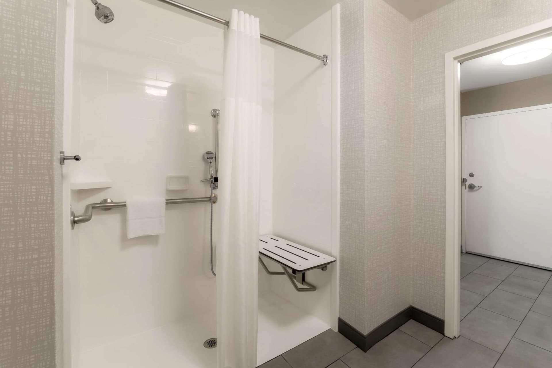 Hampton Inn & Suites Pittsburgh Downtown gallery photo in Pittsburgh, PA — image 13