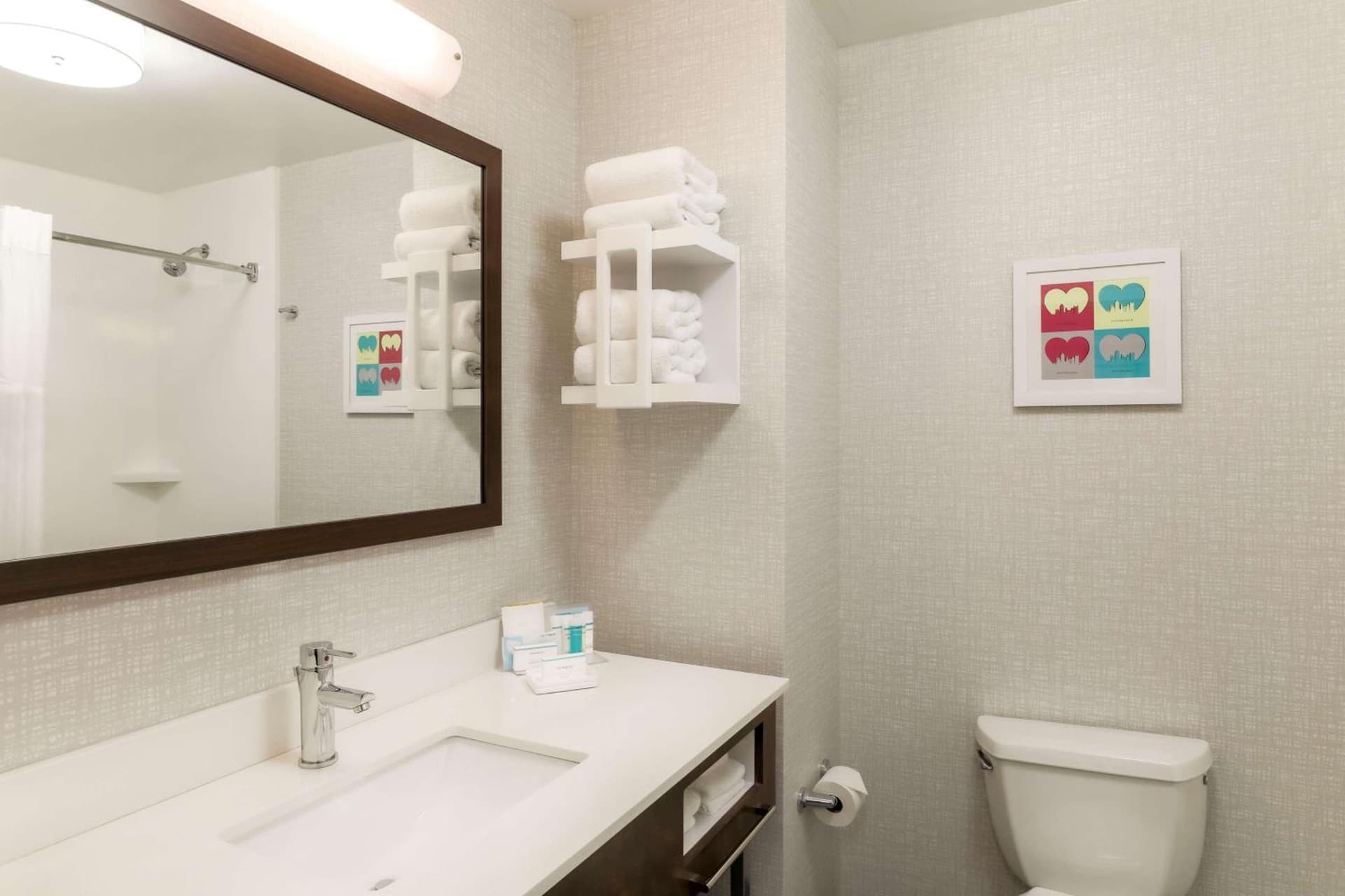 Hampton Inn & Suites Pittsburgh Downtown gallery photo in Pittsburgh, PA — image 24