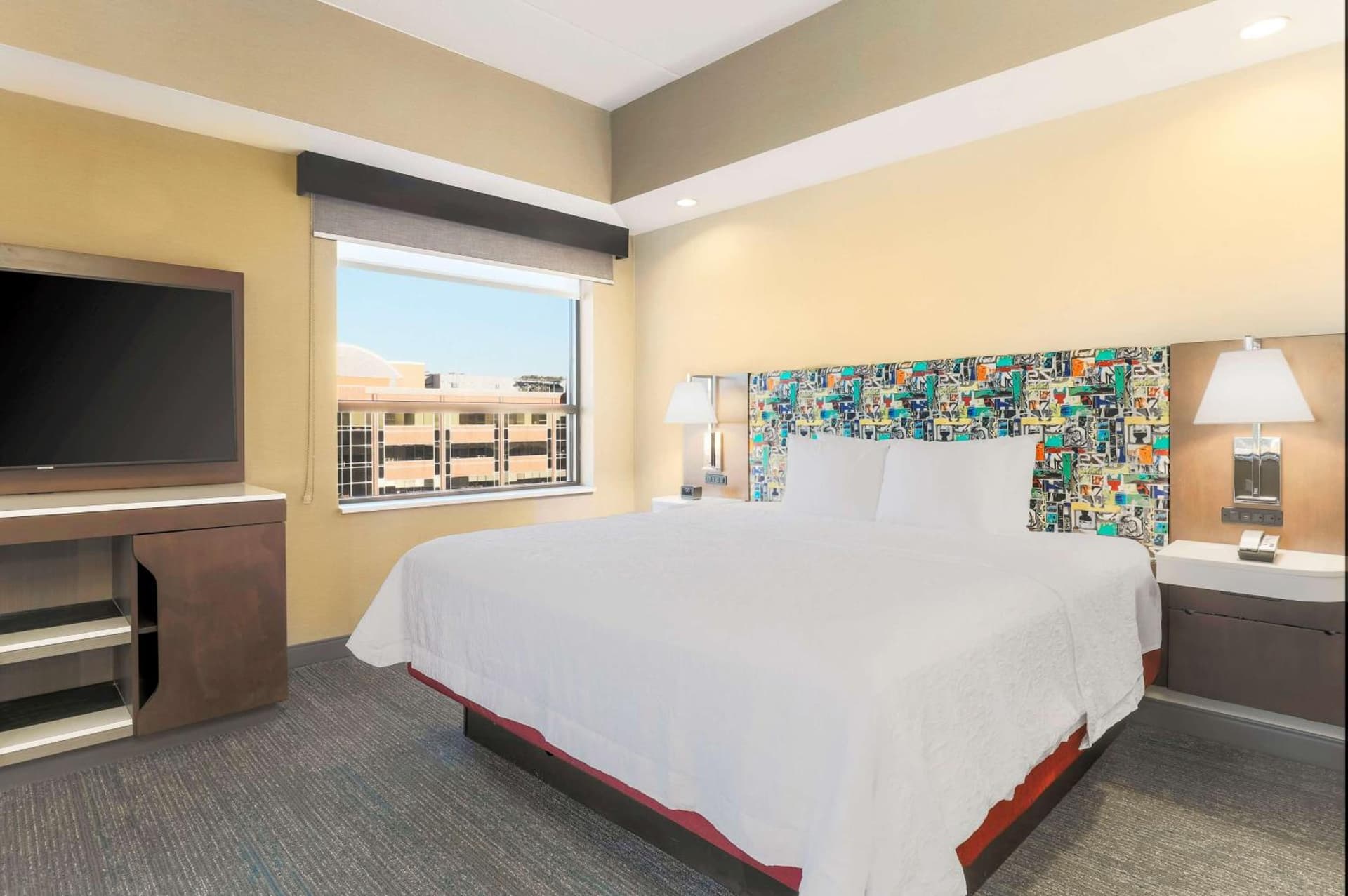 Hampton Inn & Suites Pittsburgh Downtown gallery photo in Pittsburgh, PA — image 9