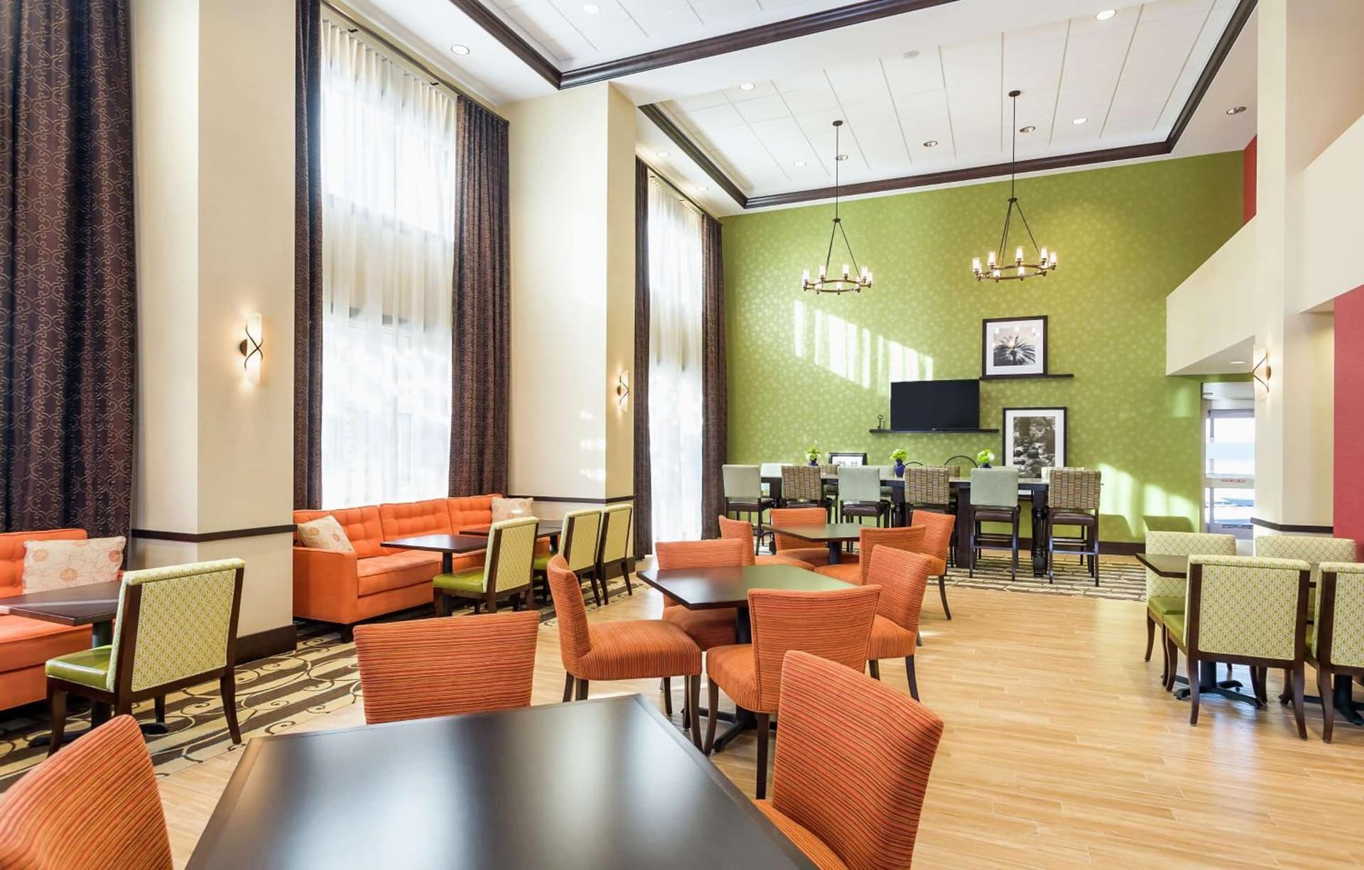 Hampton Inn & Suites San Bernardino gallery photo in San Bernardino, CA — image 13