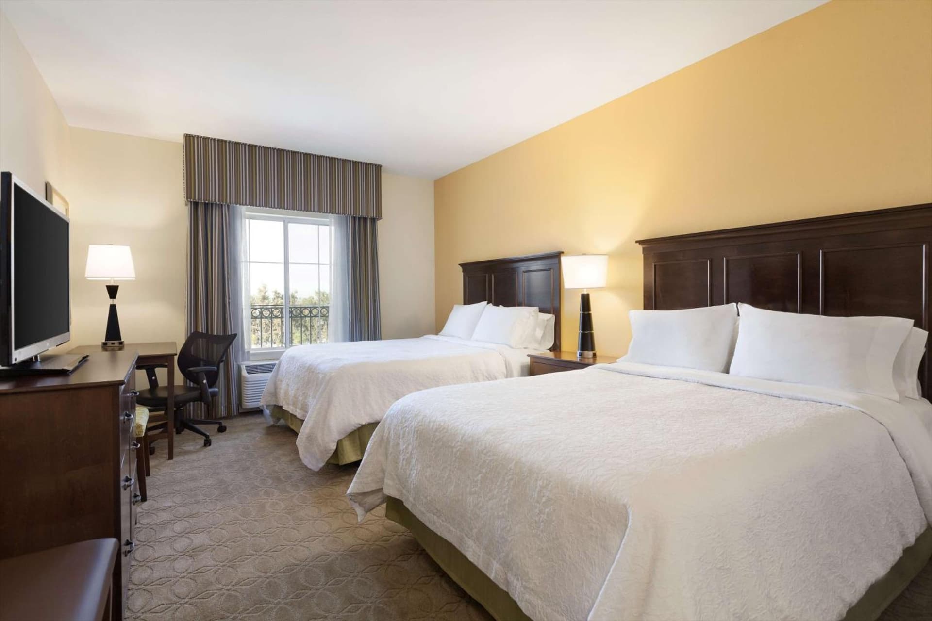 Hampton Inn & Suites San Bernardino gallery photo in San Bernardino, CA — image 10