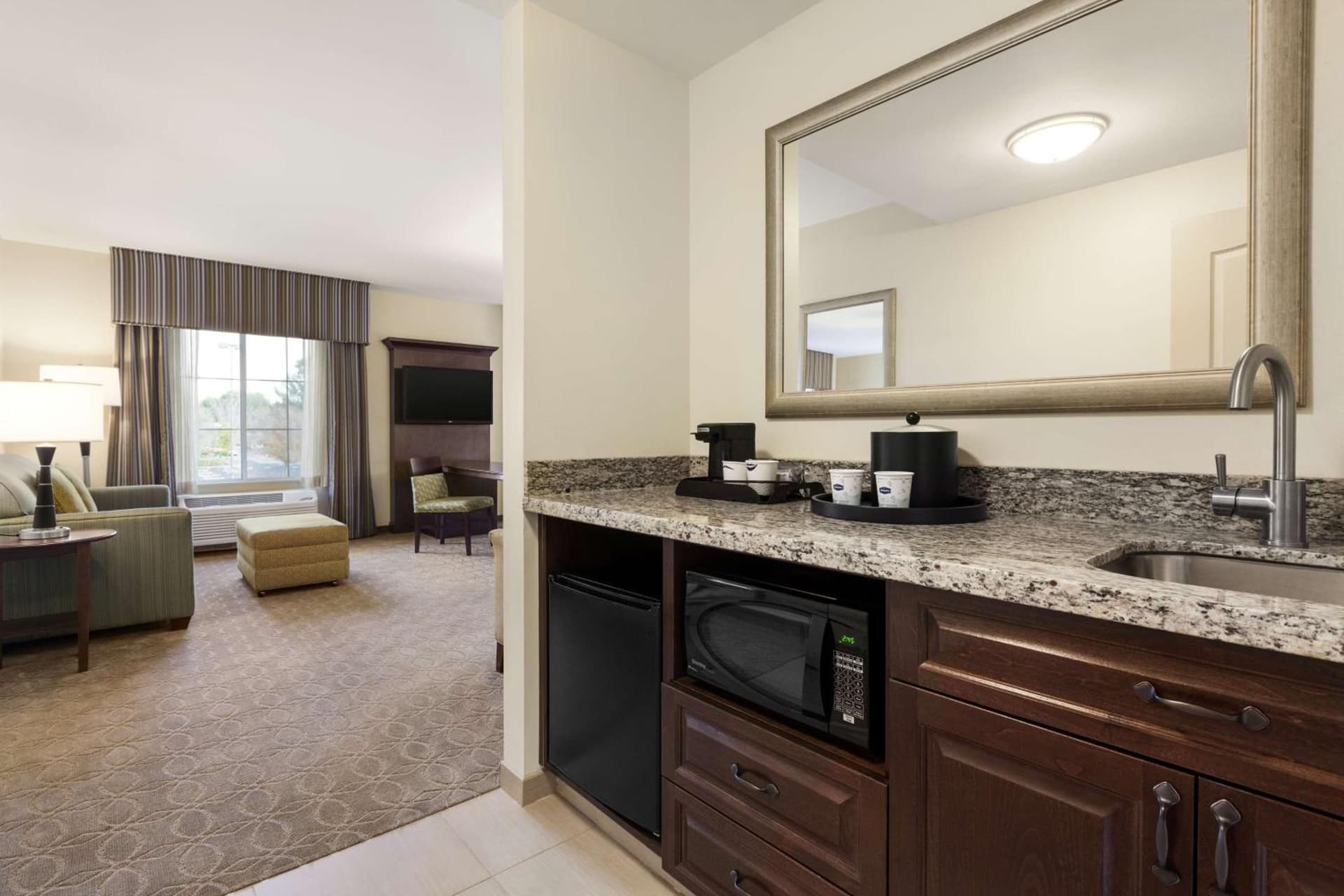 Hampton Inn & Suites San Bernardino gallery photo in San Bernardino, CA — image 14