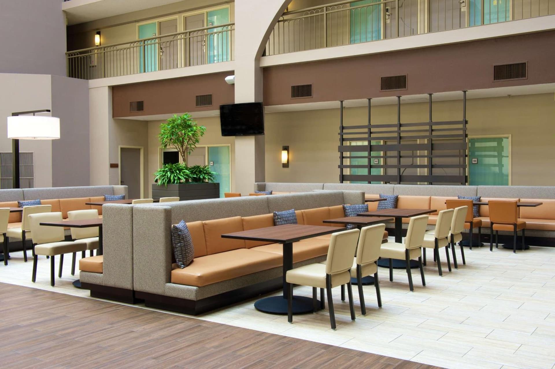 Embassy Suites by Hilton Seattle Bellevue gallery photo in Bellevue, WA — image 37