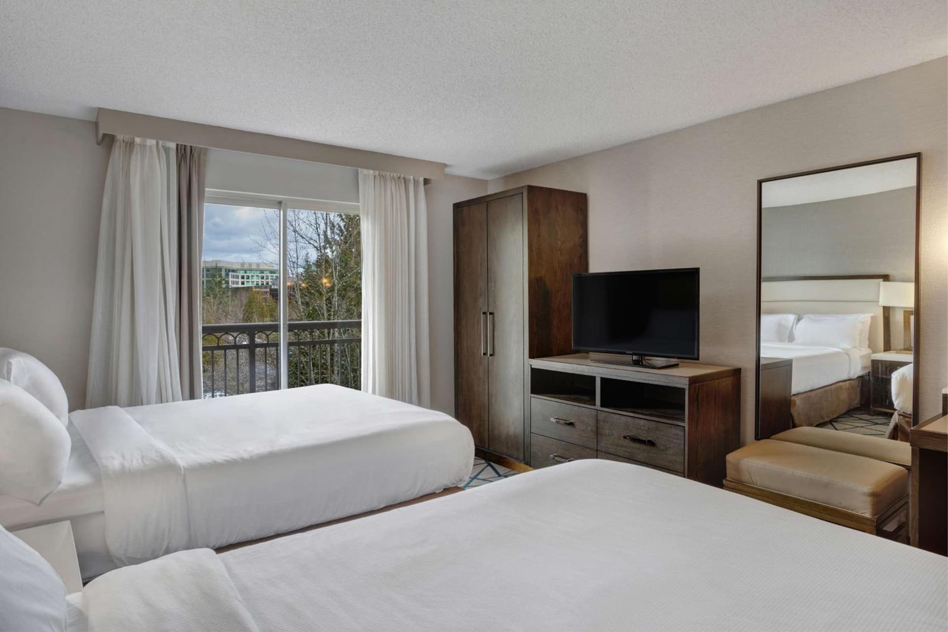 Embassy Suites by Hilton Seattle Bellevue gallery photo in Bellevue, WA — image 35