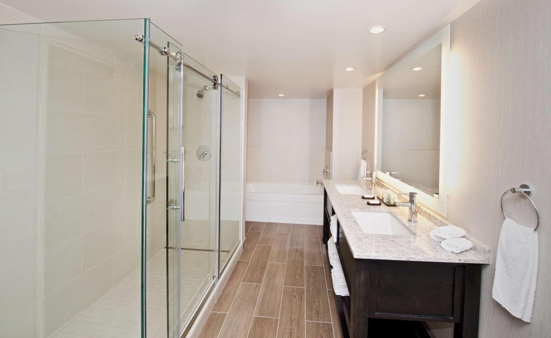 Embassy Suites by Hilton Seattle Bellevue gallery photo in Bellevue, WA — image 32