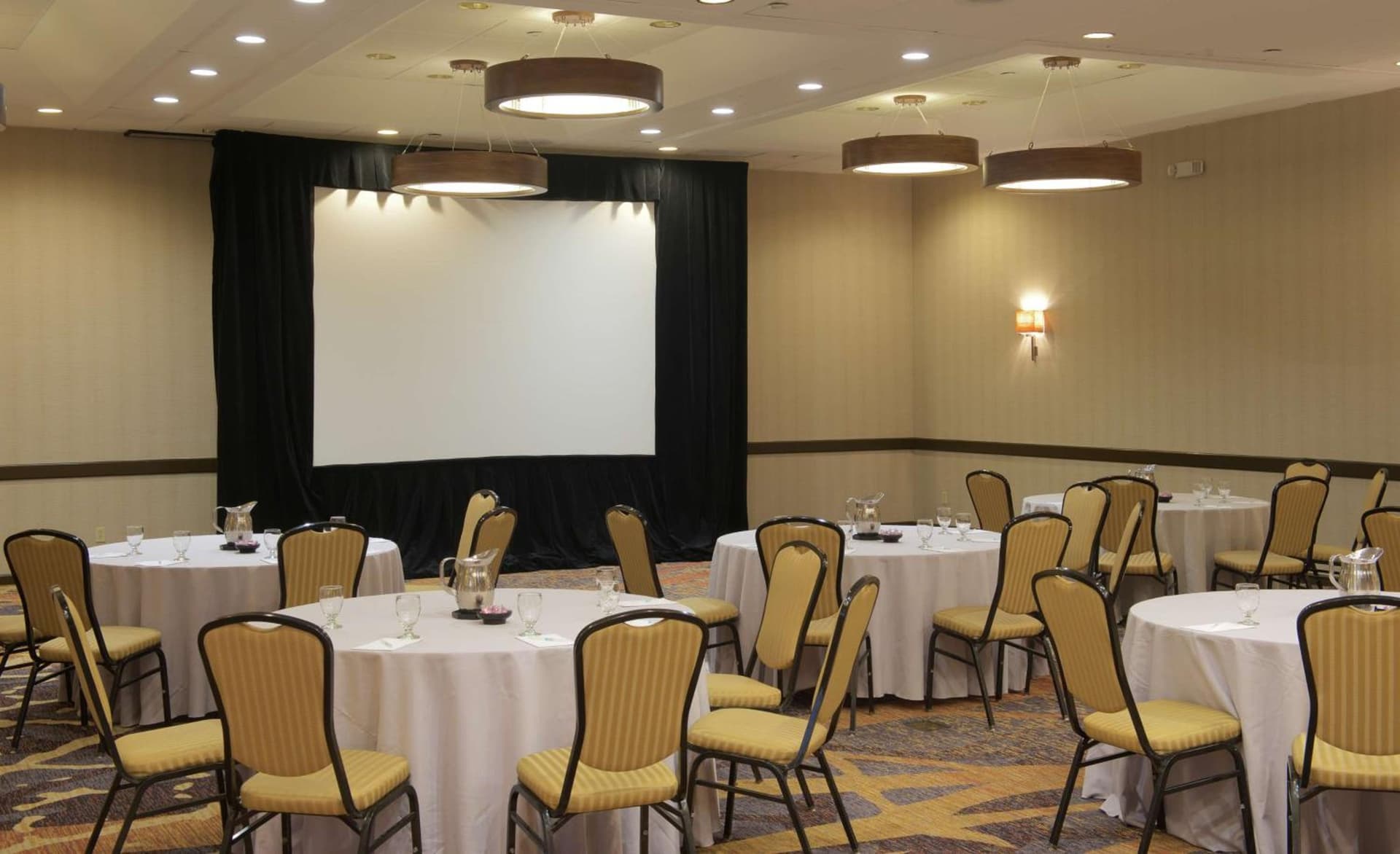 Embassy Suites by Hilton Seattle Bellevue gallery photo in Bellevue, WA — image 33