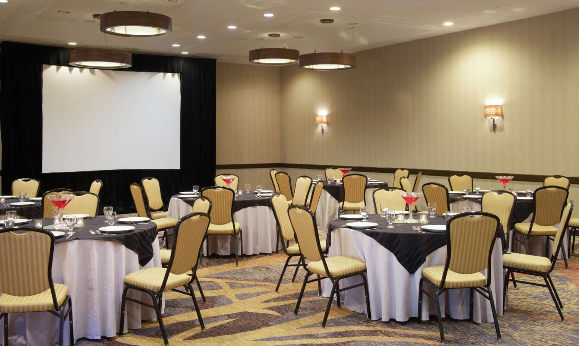 Embassy Suites by Hilton Seattle Bellevue gallery photo in Bellevue, WA — image 51