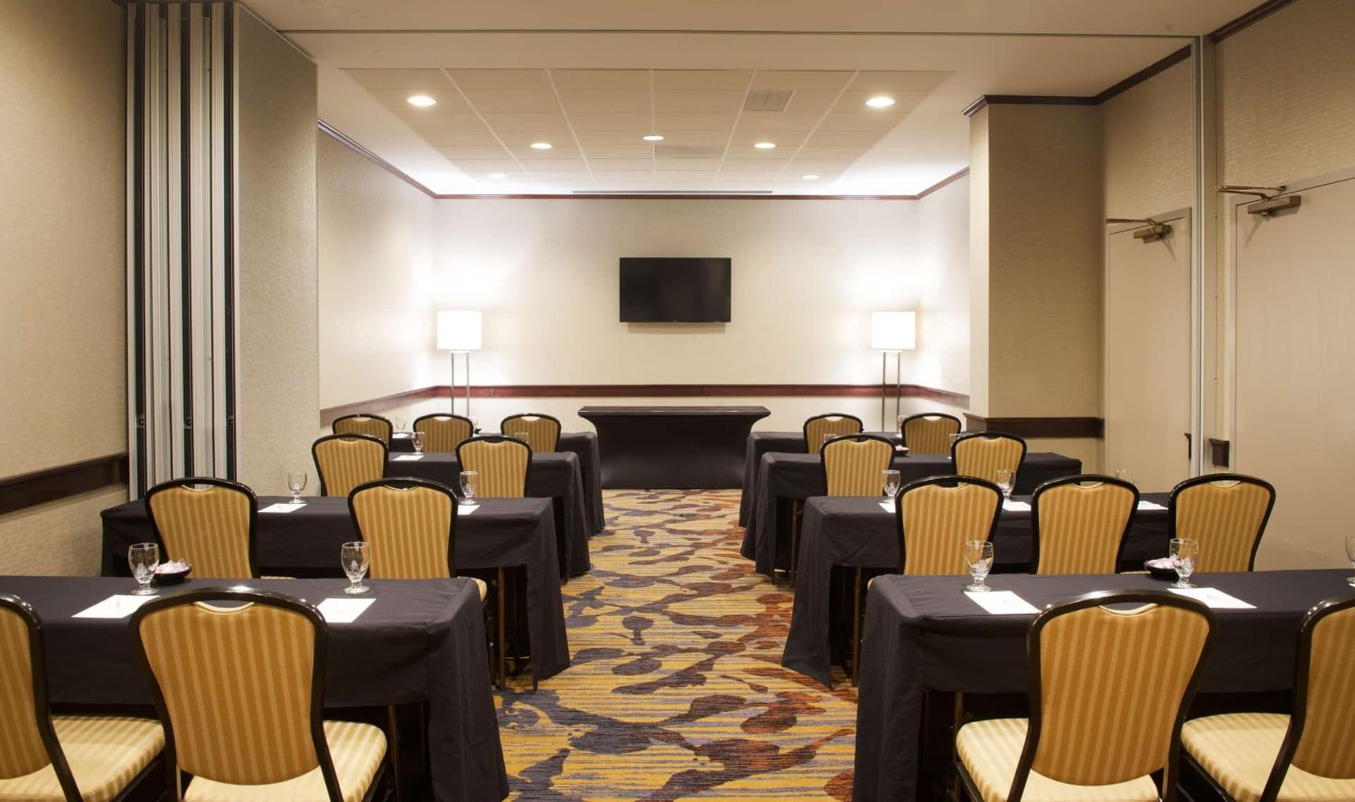 Embassy Suites by Hilton Seattle Bellevue interior in Bellevue, WA — gallery photo 2