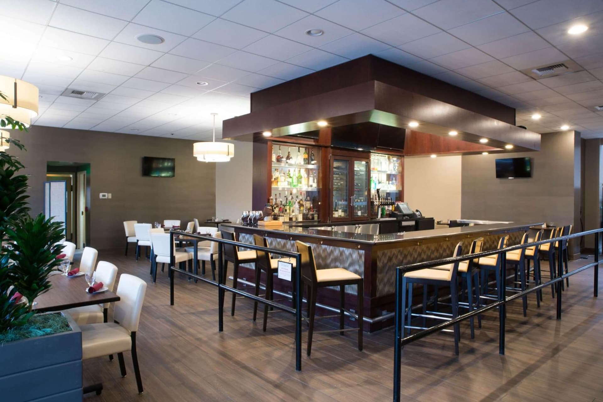 Embassy Suites by Hilton Seattle Bellevue gallery photo in Bellevue, WA — image 6