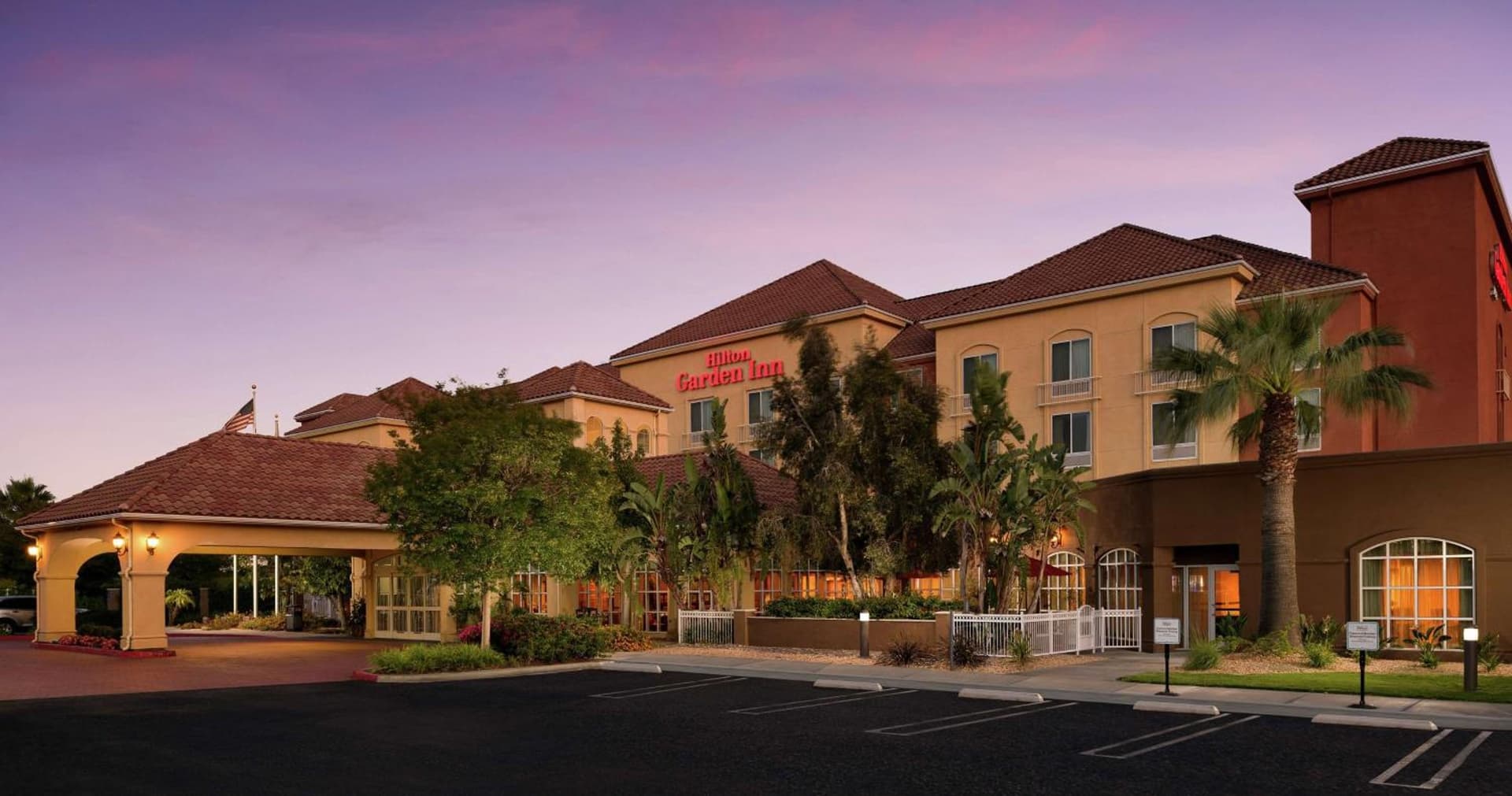 Hilton Garden Inn Fontana interior in Fontana, CA — gallery photo 2