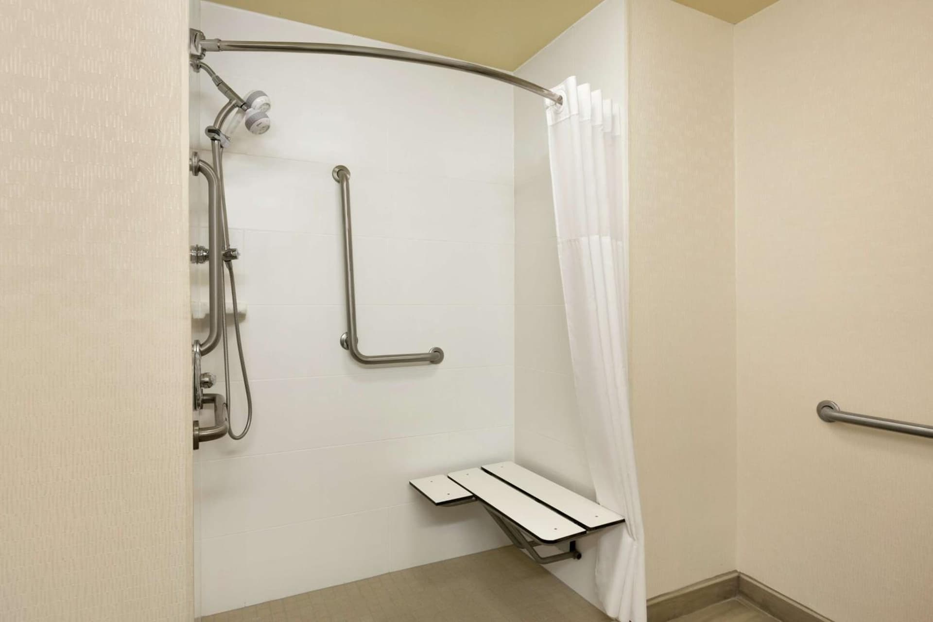 Hampton Inn Wichita Falls-Sikes Senter Mall gallery photo in Wichita Falls, TX — image 20