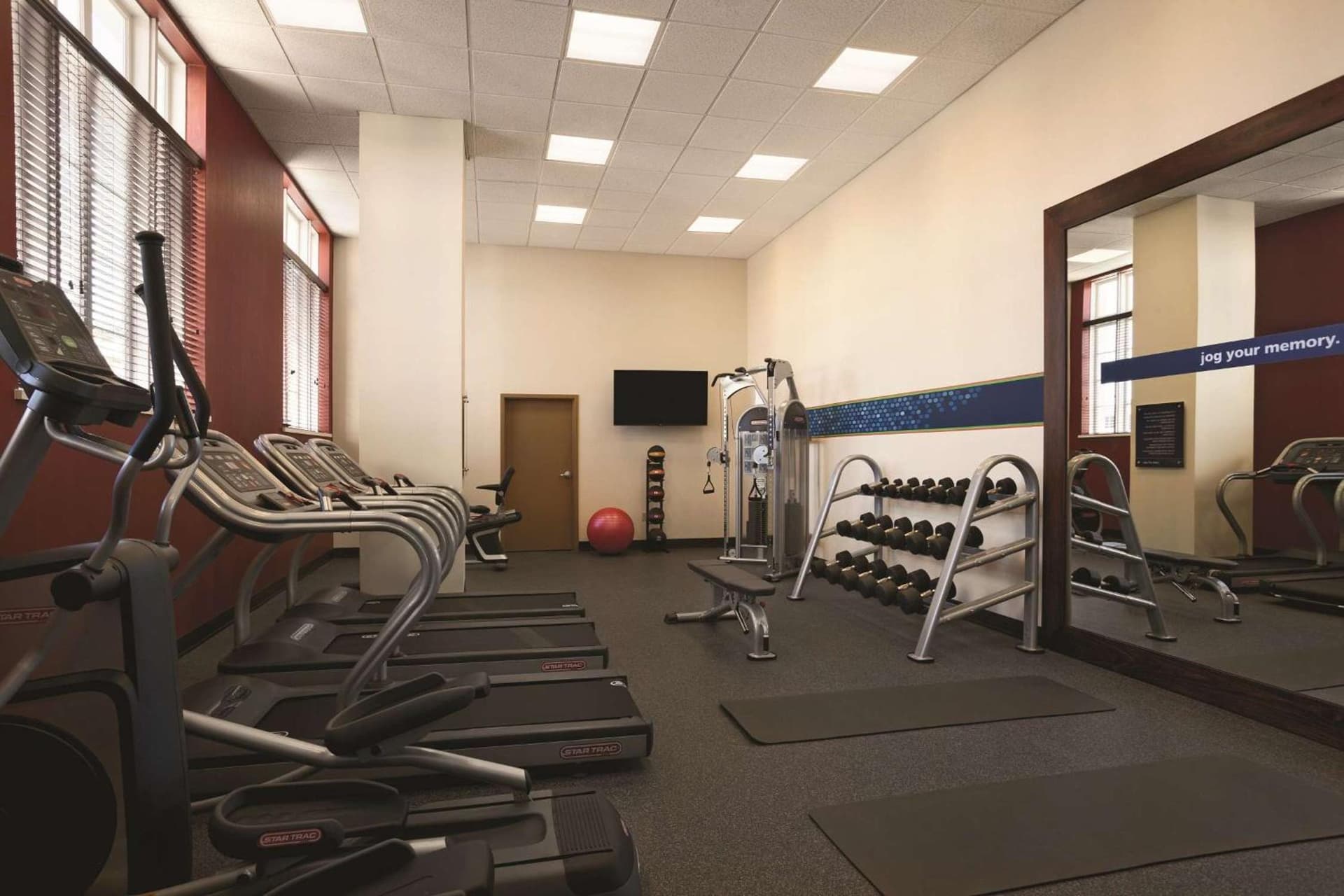 Hampton Inn & Suites Bradenton gallery photo in Bradenton, FL — image 7
