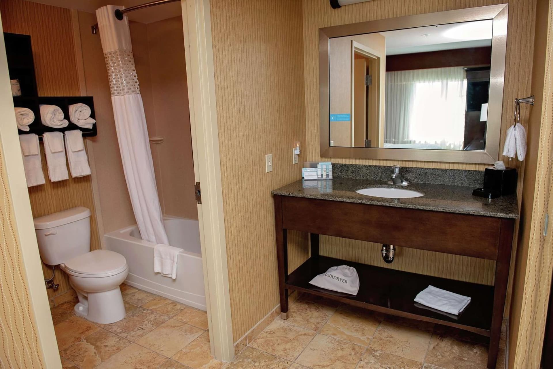 Hampton Inn & Suites Bradenton gallery photo in Bradenton, FL — image 6