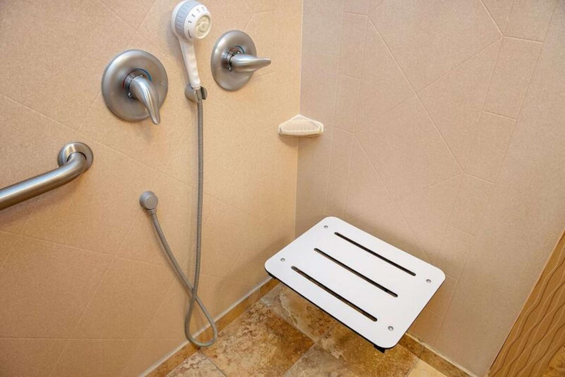 Hampton Inn & Suites Bradenton gallery photo in Bradenton, FL — image 11