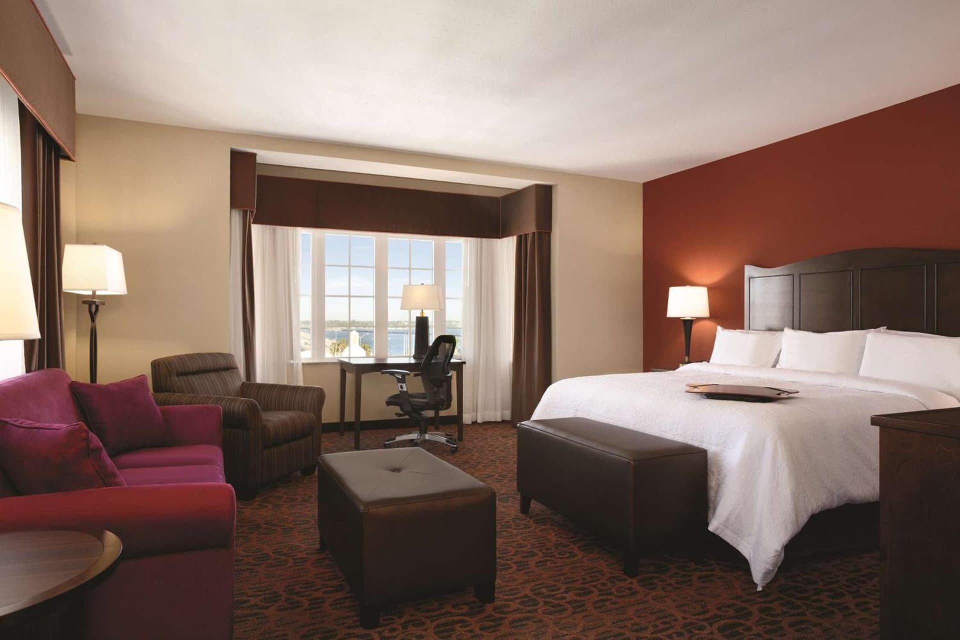 Hampton Inn & Suites Bradenton gallery photo in Bradenton, FL — image 12