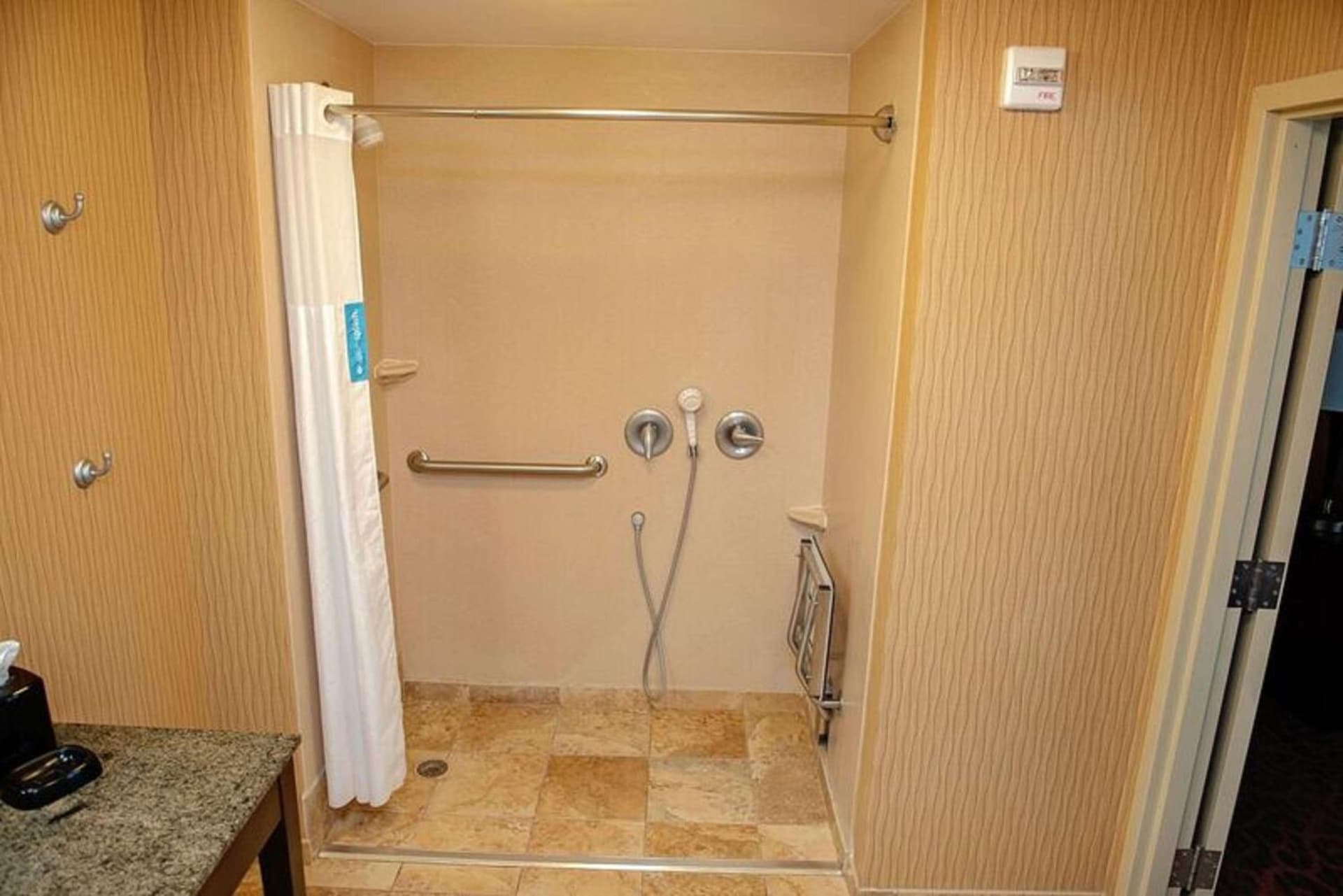 Hampton Inn & Suites Bradenton gallery photo in Bradenton, FL — image 17