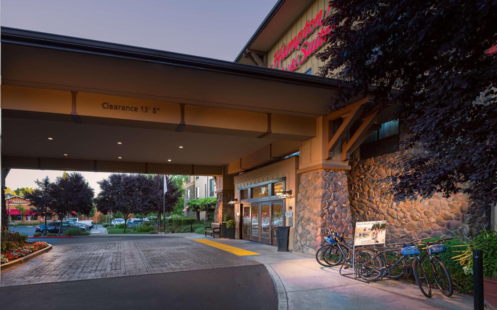 Hampton Inn & Suites Windsor-Sonoma Wine Country property views in Windsor, CA — gallery photo 3
