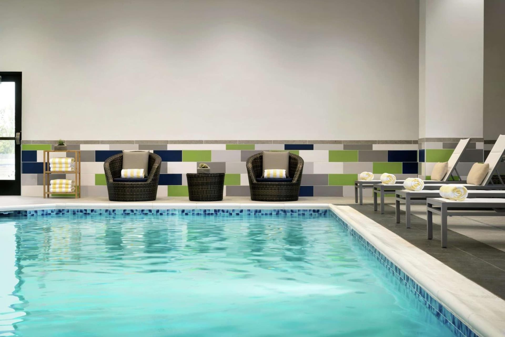 Embassy Suites By Hilton Syracuse Destiny USA interior in Syracuse, NY — gallery photo 2