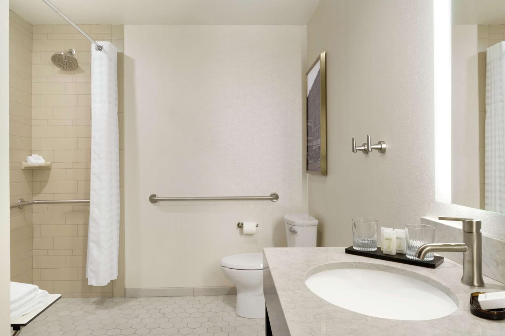 Embassy Suites By Hilton Syracuse Destiny USA gallery photo in Syracuse, NY — image 12