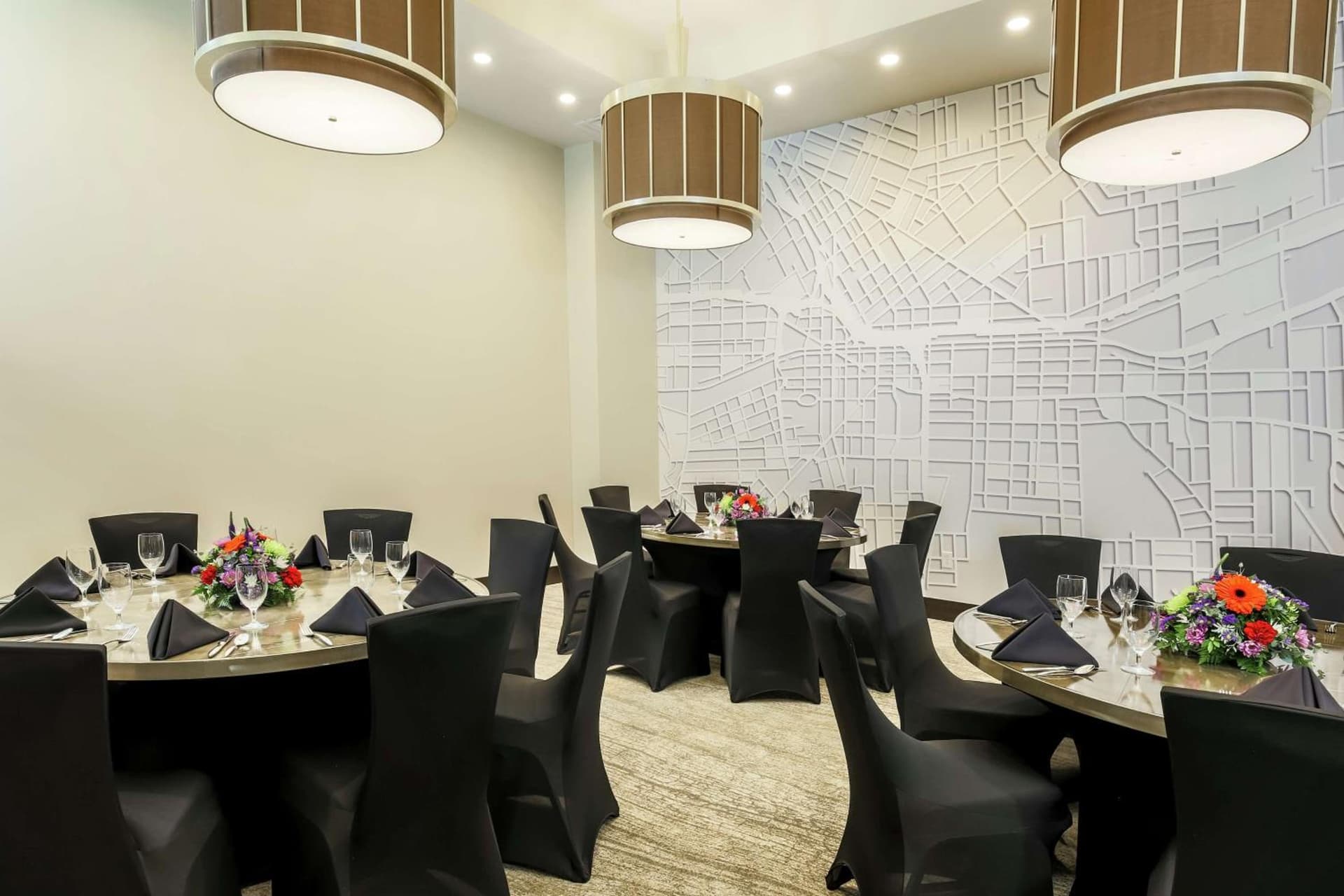 Embassy Suites By Hilton Syracuse Destiny USA gallery photo in Syracuse, NY — image 34