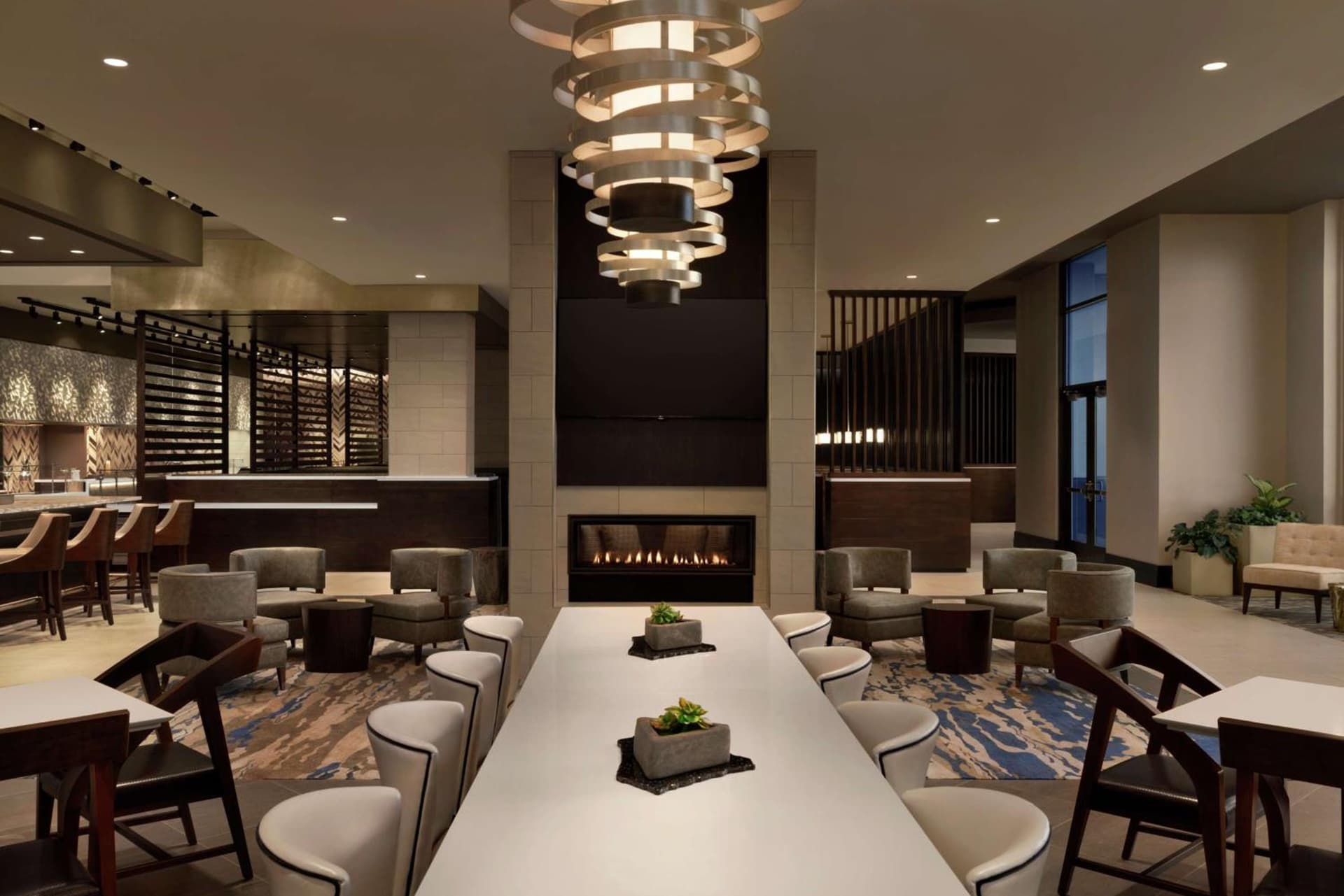 Embassy Suites By Hilton Syracuse Destiny USA gallery photo in Syracuse, NY — image 8