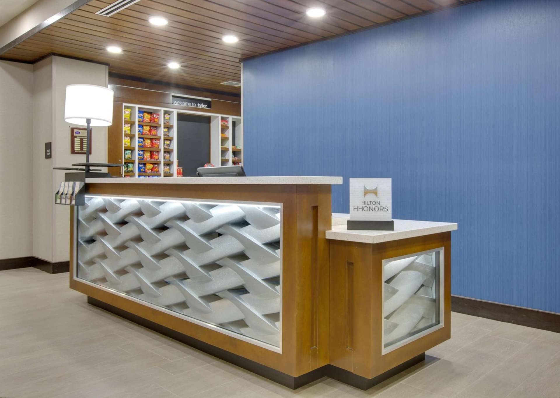 Hampton Inn & Suites Tyler-South interior in Tyler, TX — gallery photo 2
