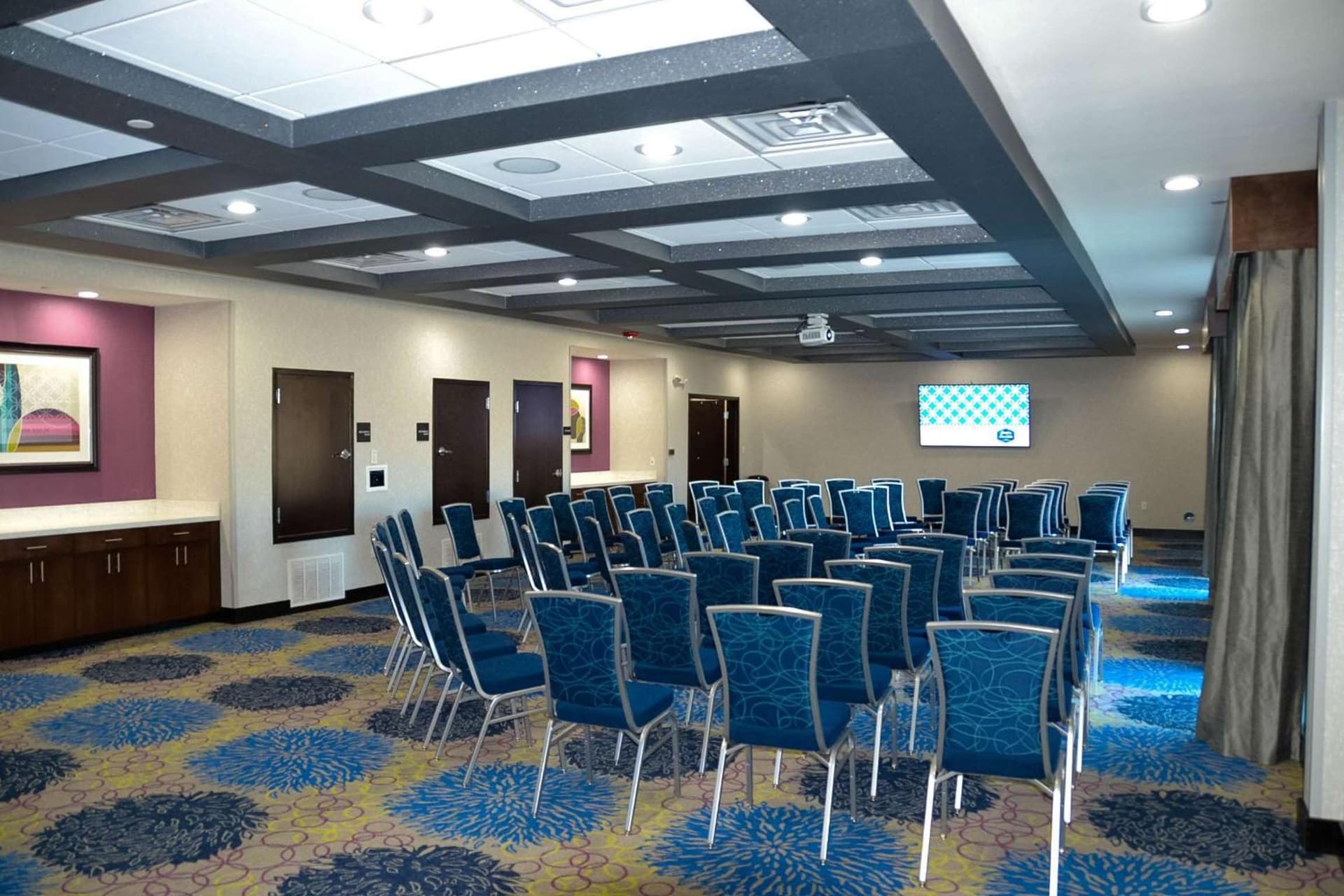 Hampton Inn & Suites Tyler-South interior in Tyler, TX — gallery photo 2