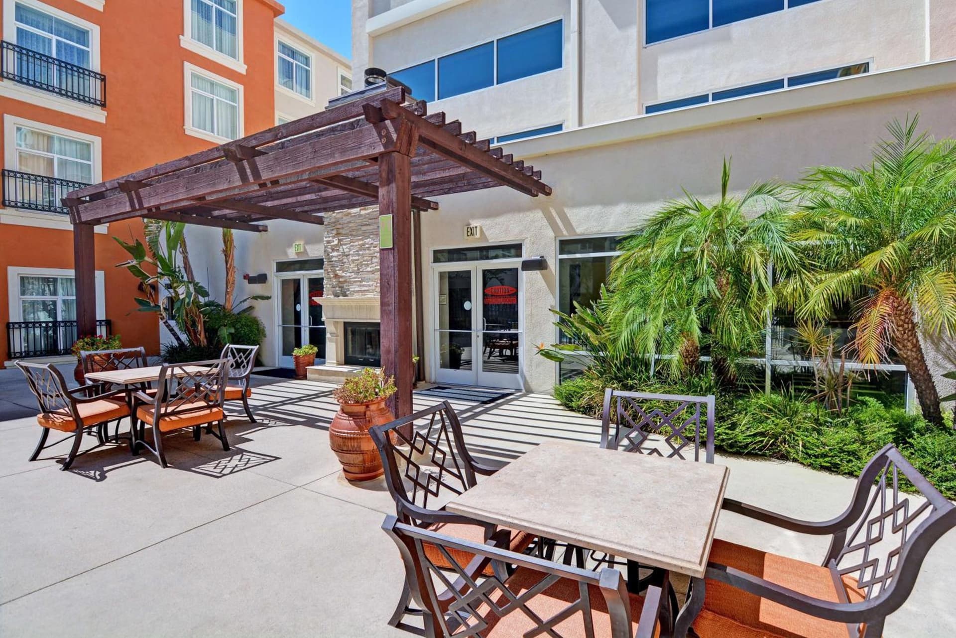 Embassy Suites Valencia interior in Valencia, CA — gallery photo 2