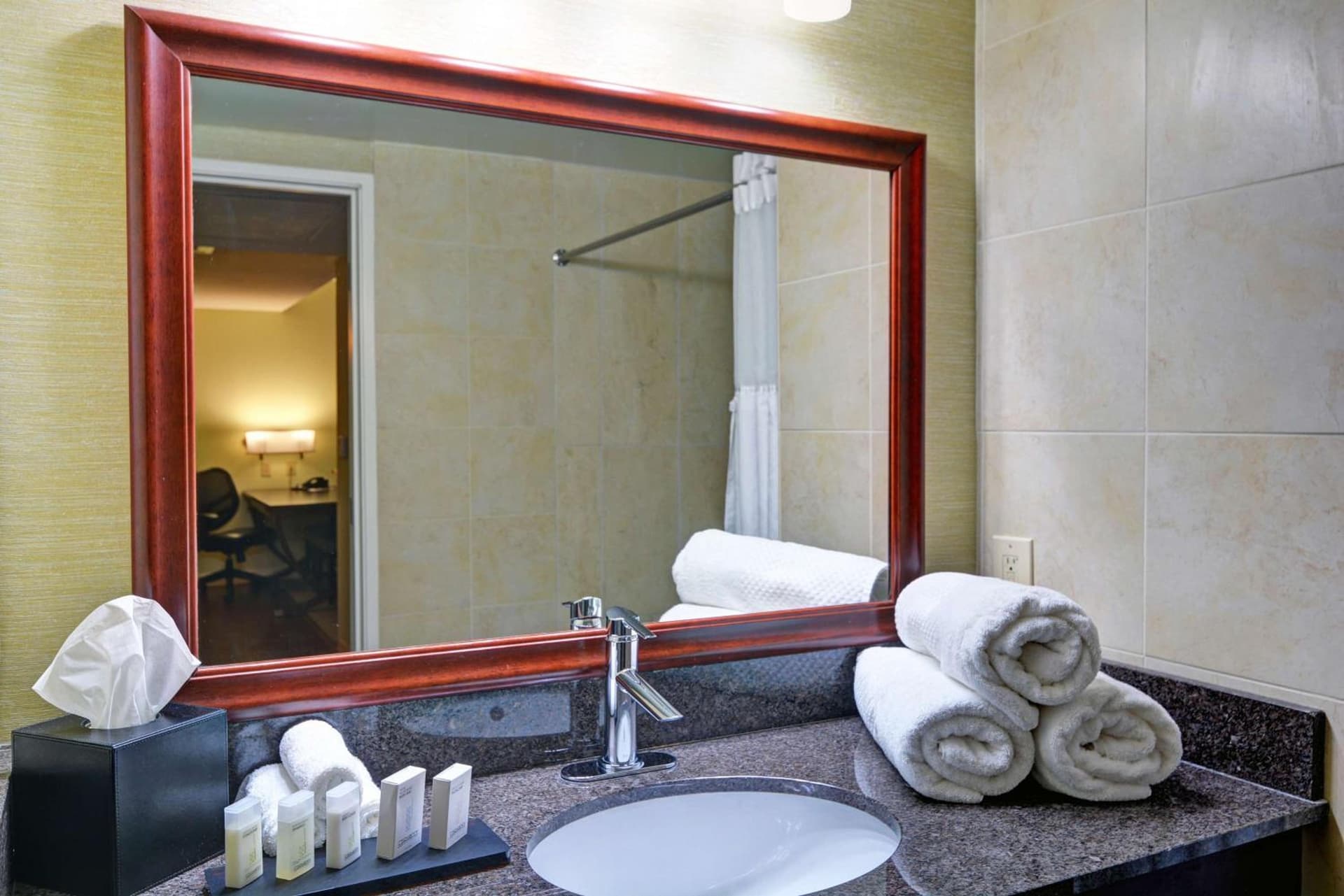 Embassy Suites Valencia gallery photo in Valencia, CA — image 7