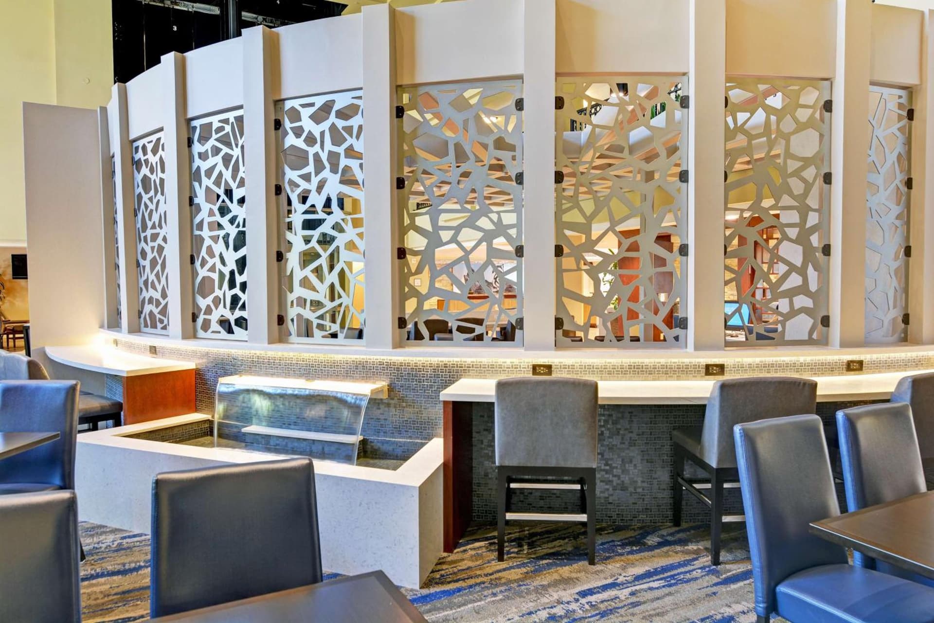 Embassy Suites Valencia gallery photo in Valencia, CA — image 4
