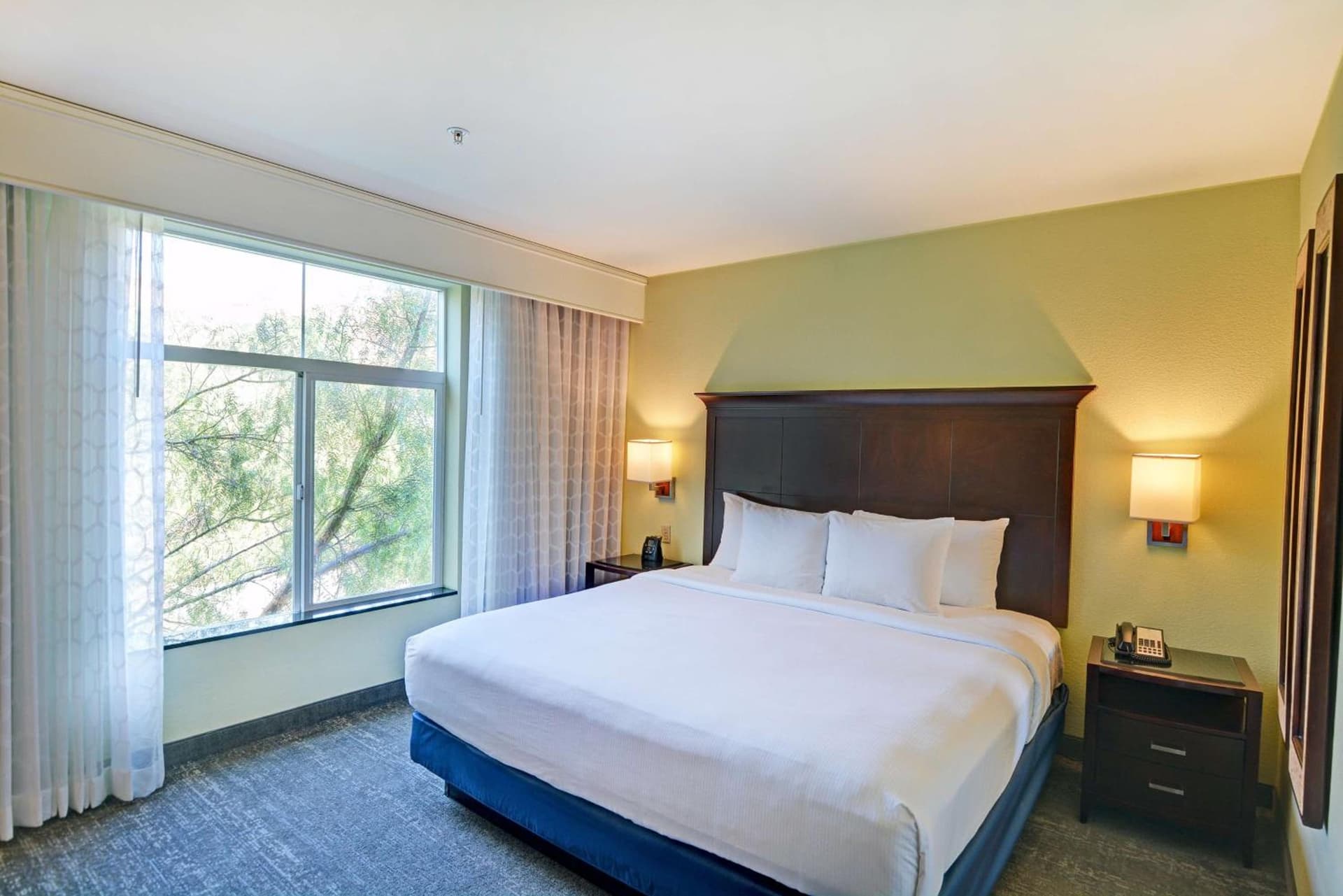 Embassy Suites Valencia gallery photo in Valencia, CA — image 8