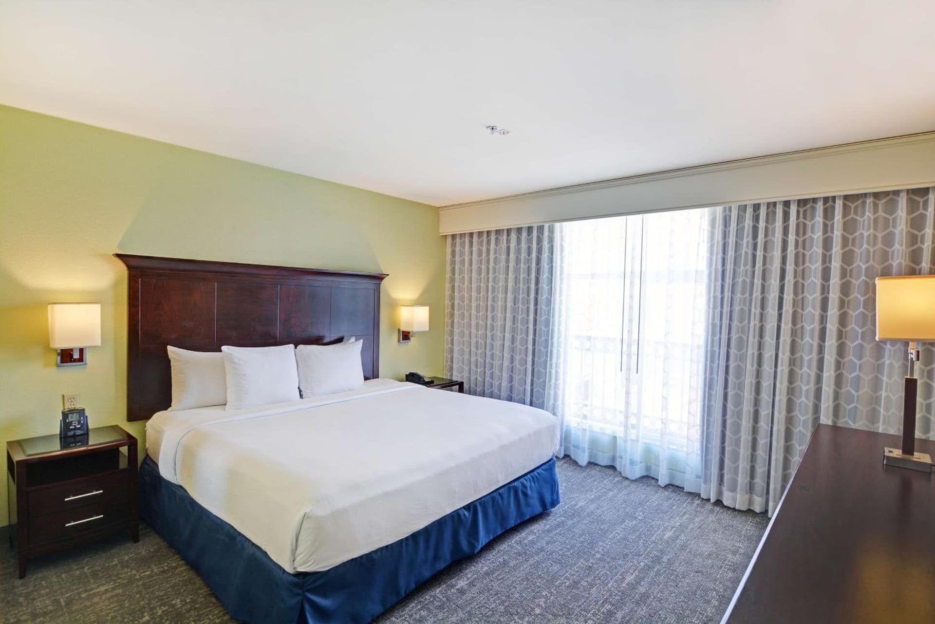Embassy Suites Valencia gallery photo in Valencia, CA — image 5