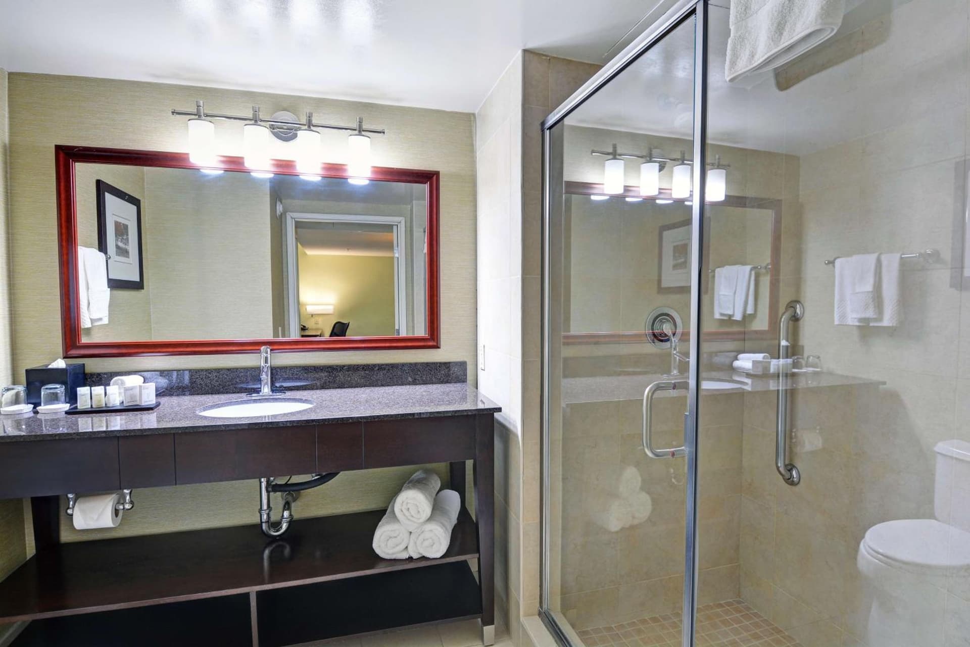 Embassy Suites Valencia gallery photo in Valencia, CA — image 11