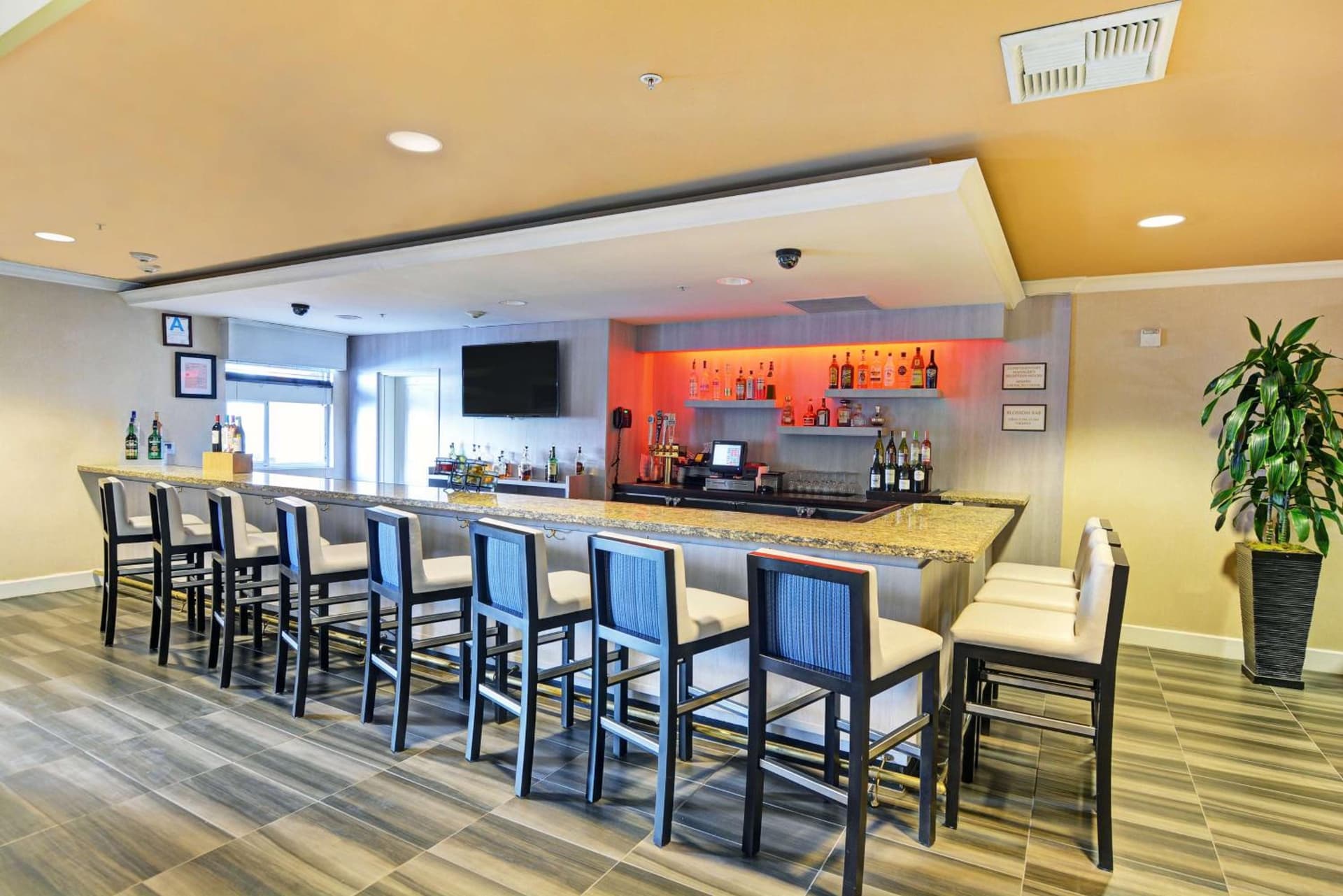 Embassy Suites Valencia gallery photo in Valencia, CA — image 24