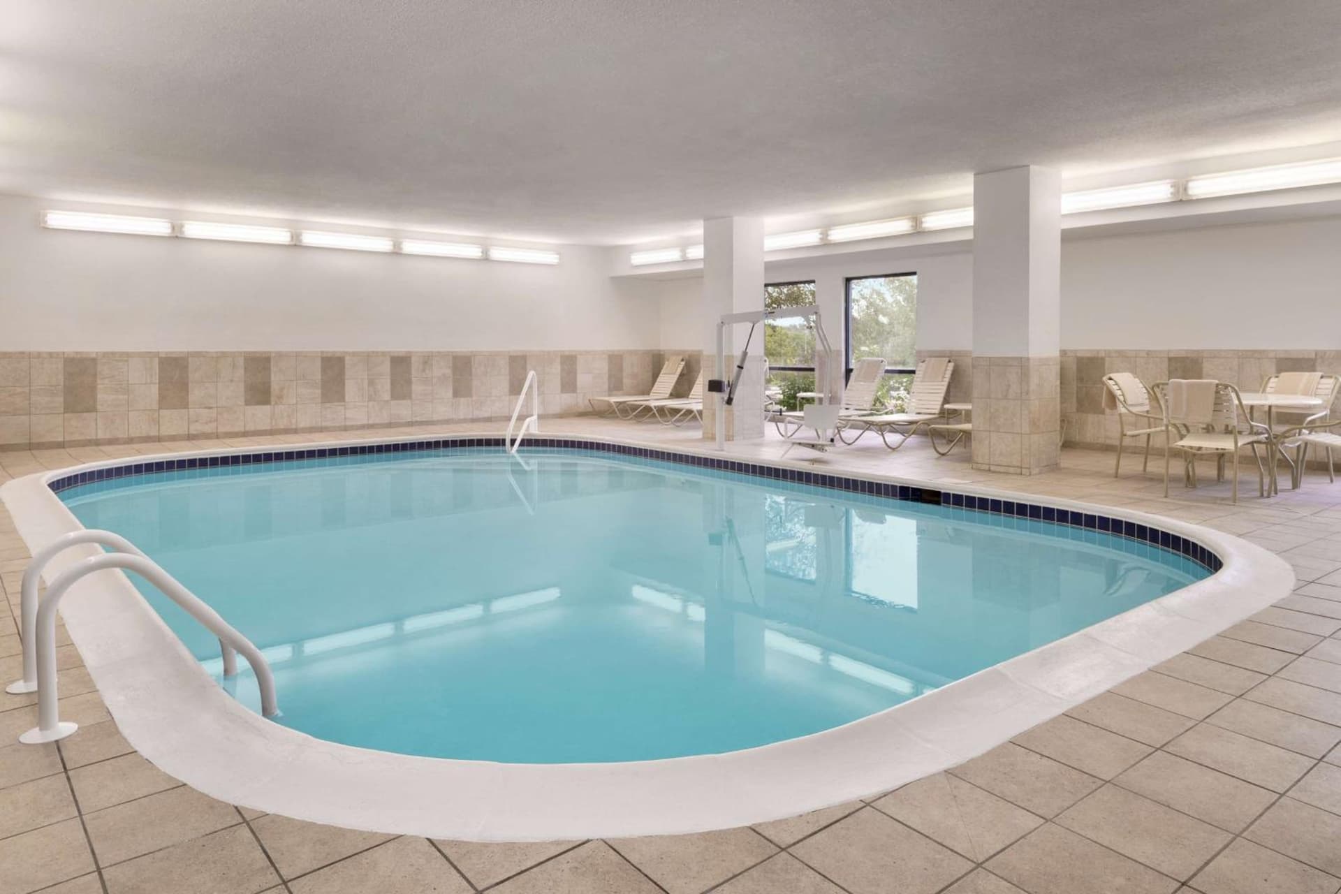Hampton Inn Zanesville gallery photo in Zanesville, OH — image 13