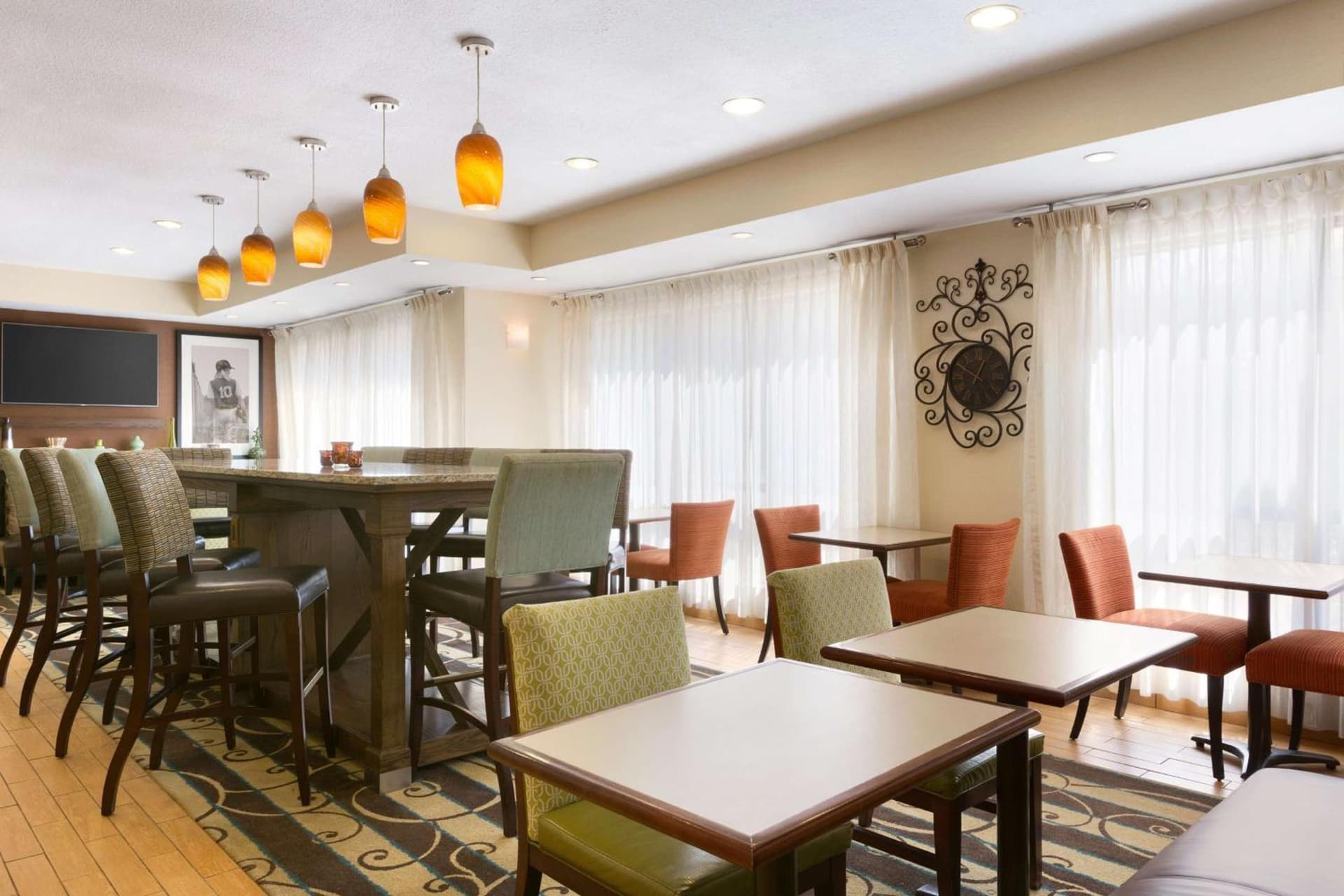 Hampton Inn Zanesville gallery photo in Zanesville, OH — image 7