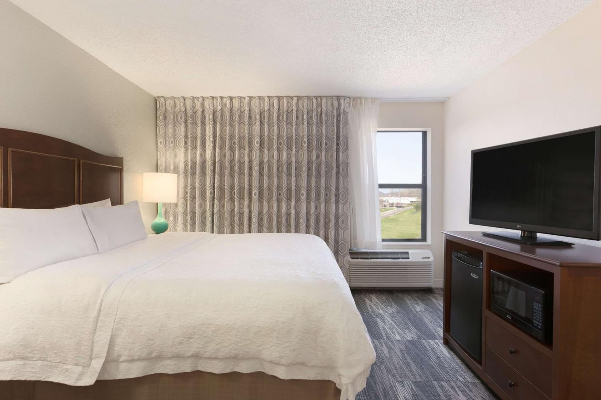 Hampton Inn Zanesville gallery photo in Zanesville, OH — image 20